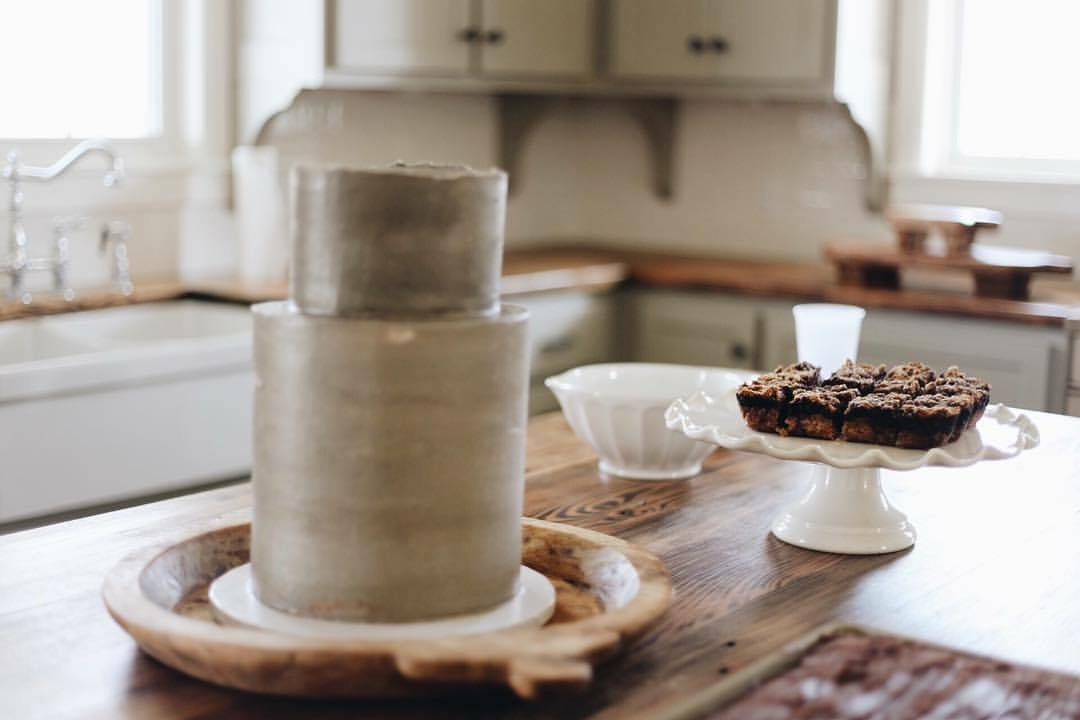 Photo by Dedra Harper Photography | Cake: Laurannae Baking Co. (seriously the best cake!! More on that later)