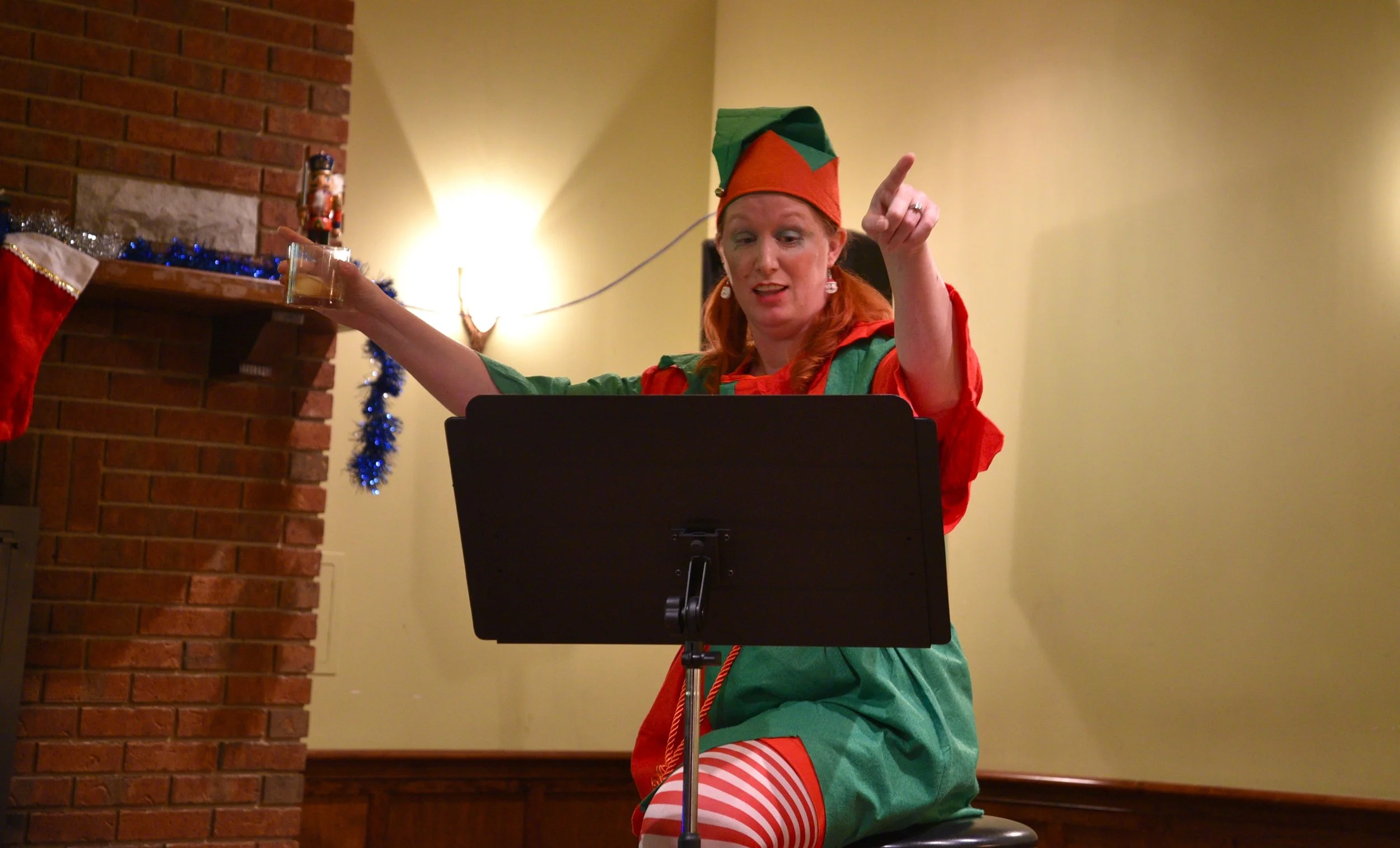  Casey Daniel performs at the 2022 Holiday Cabernet. 