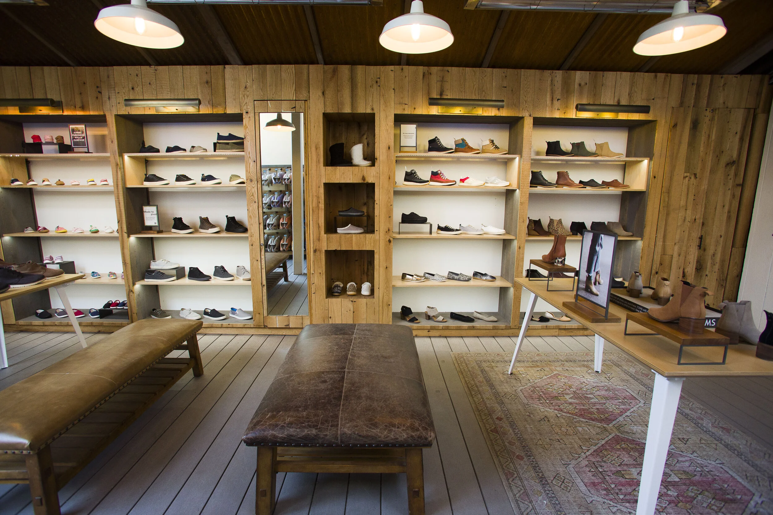 103119_TomsShoes0166.jpg