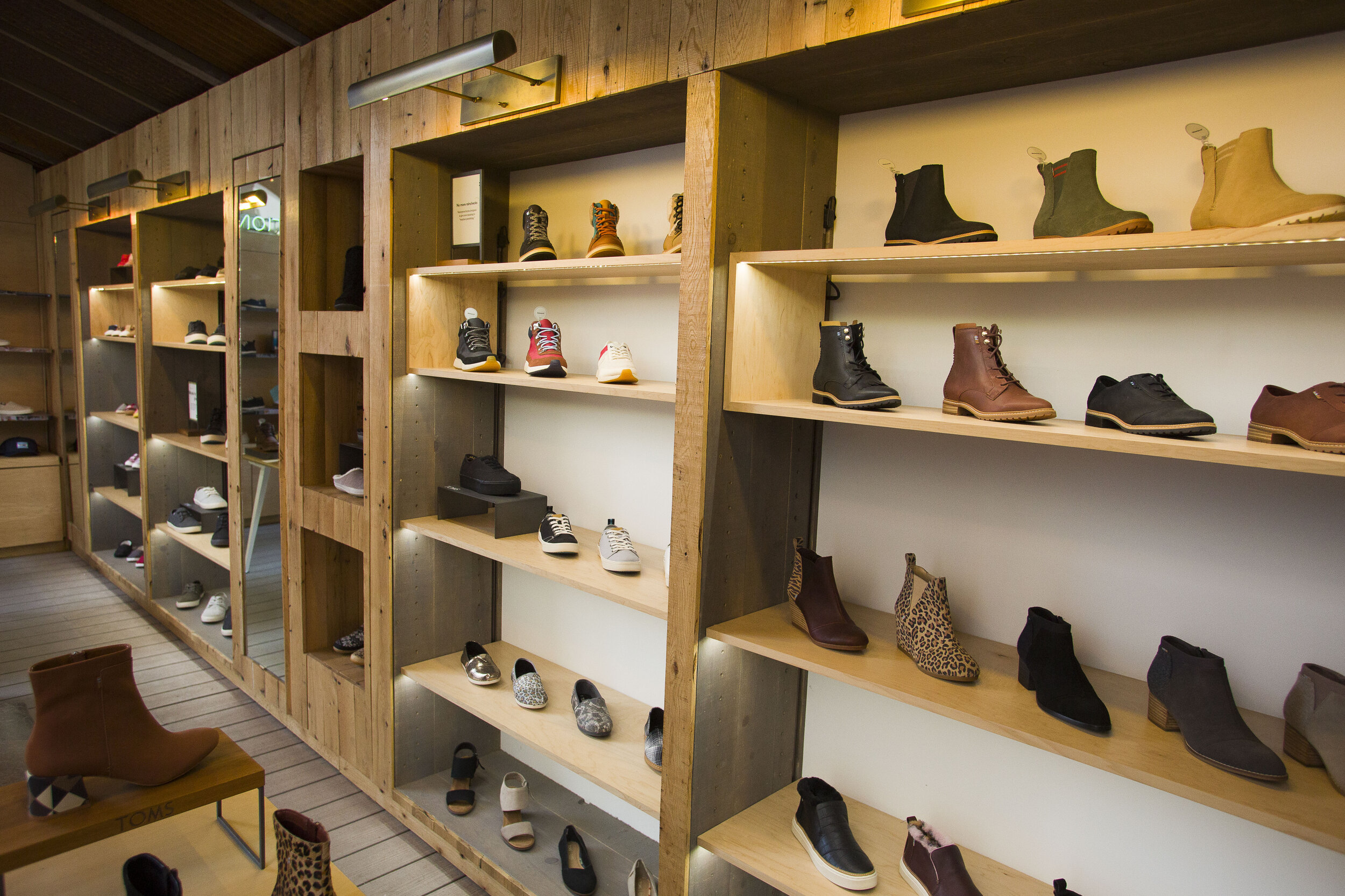 103119_TomsShoes0175.jpg