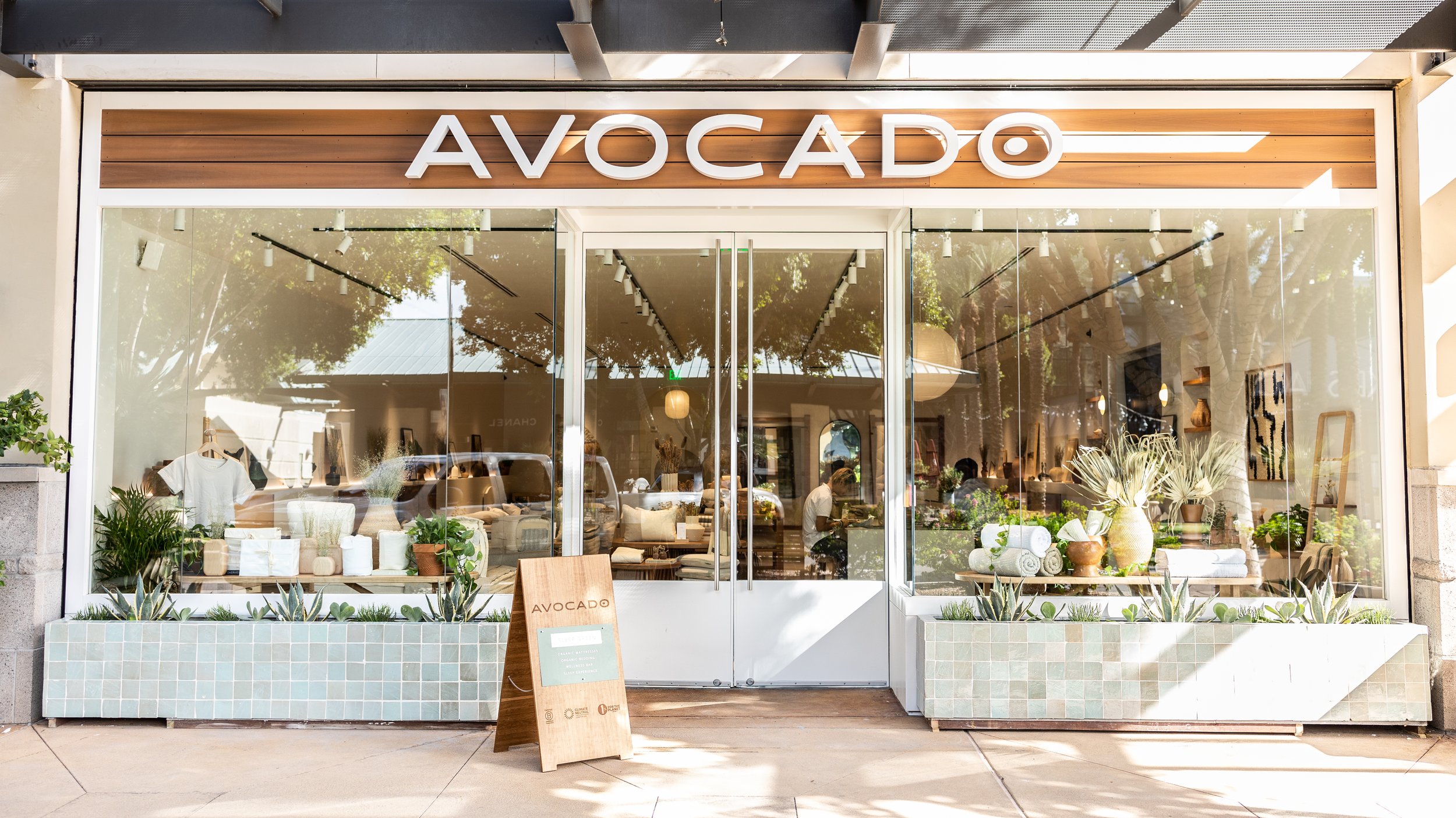 048_Avocado_Scottsdale_AZ_Opening.jpg