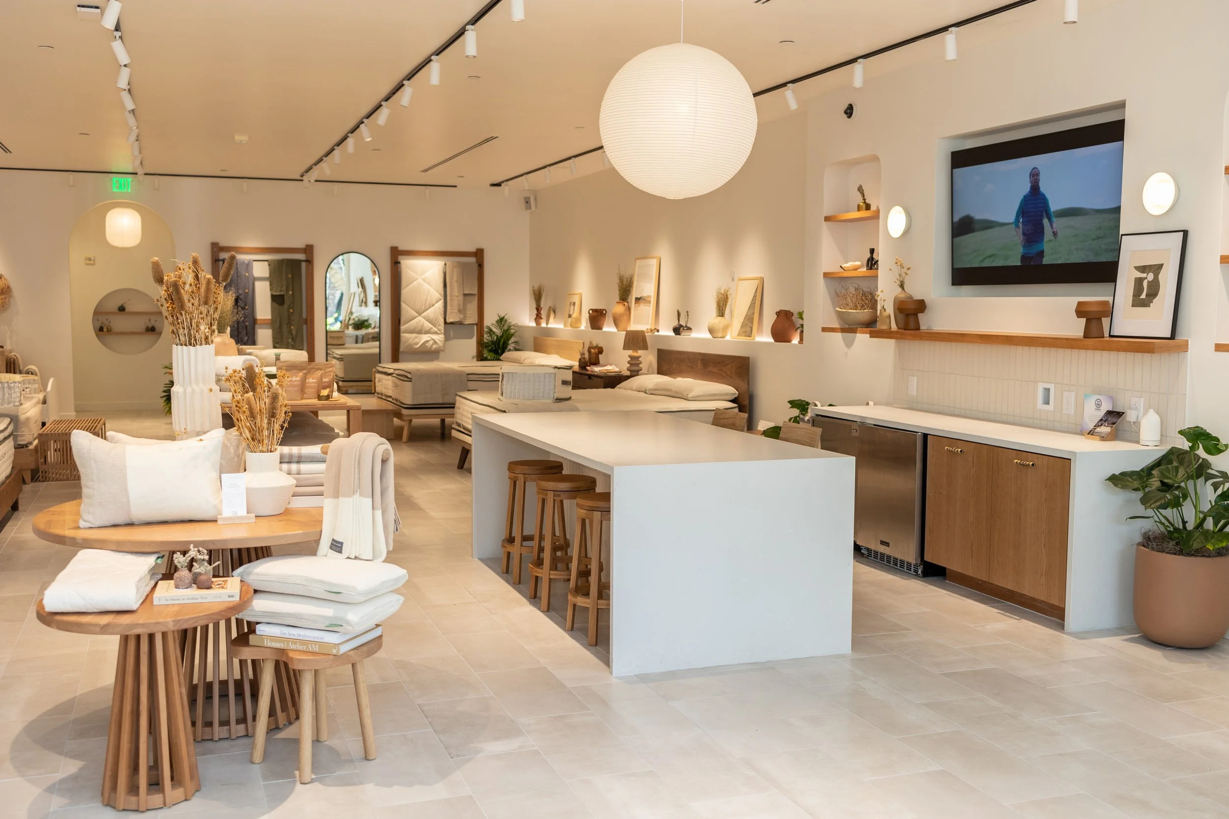 072_Avocado_Scottsdale_AZ_Opening.jpg