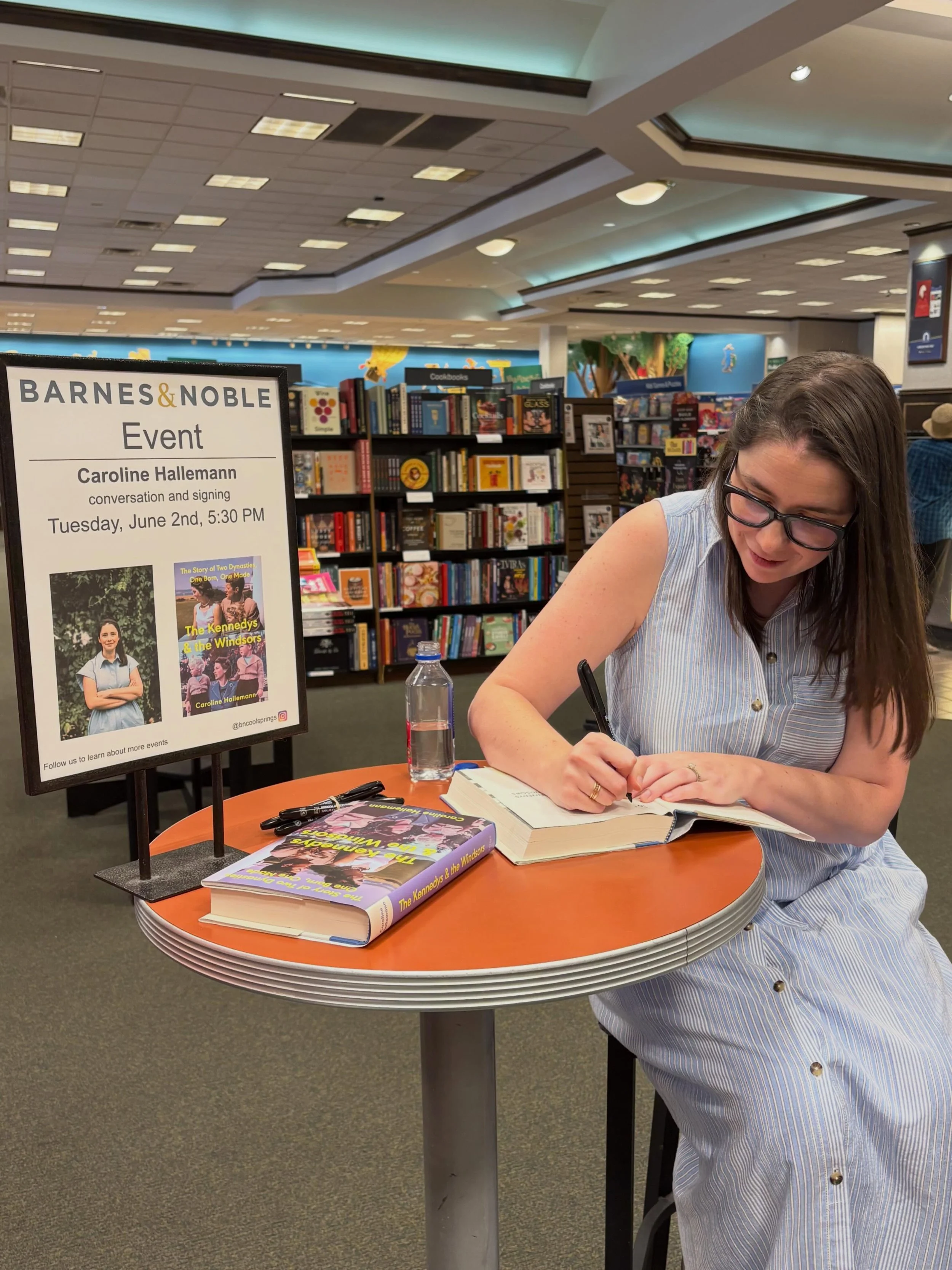 Thank you to everyone who came out to @bncoolsprings this week to help me celebrate the launch of The Kennedys and the Windsors!
