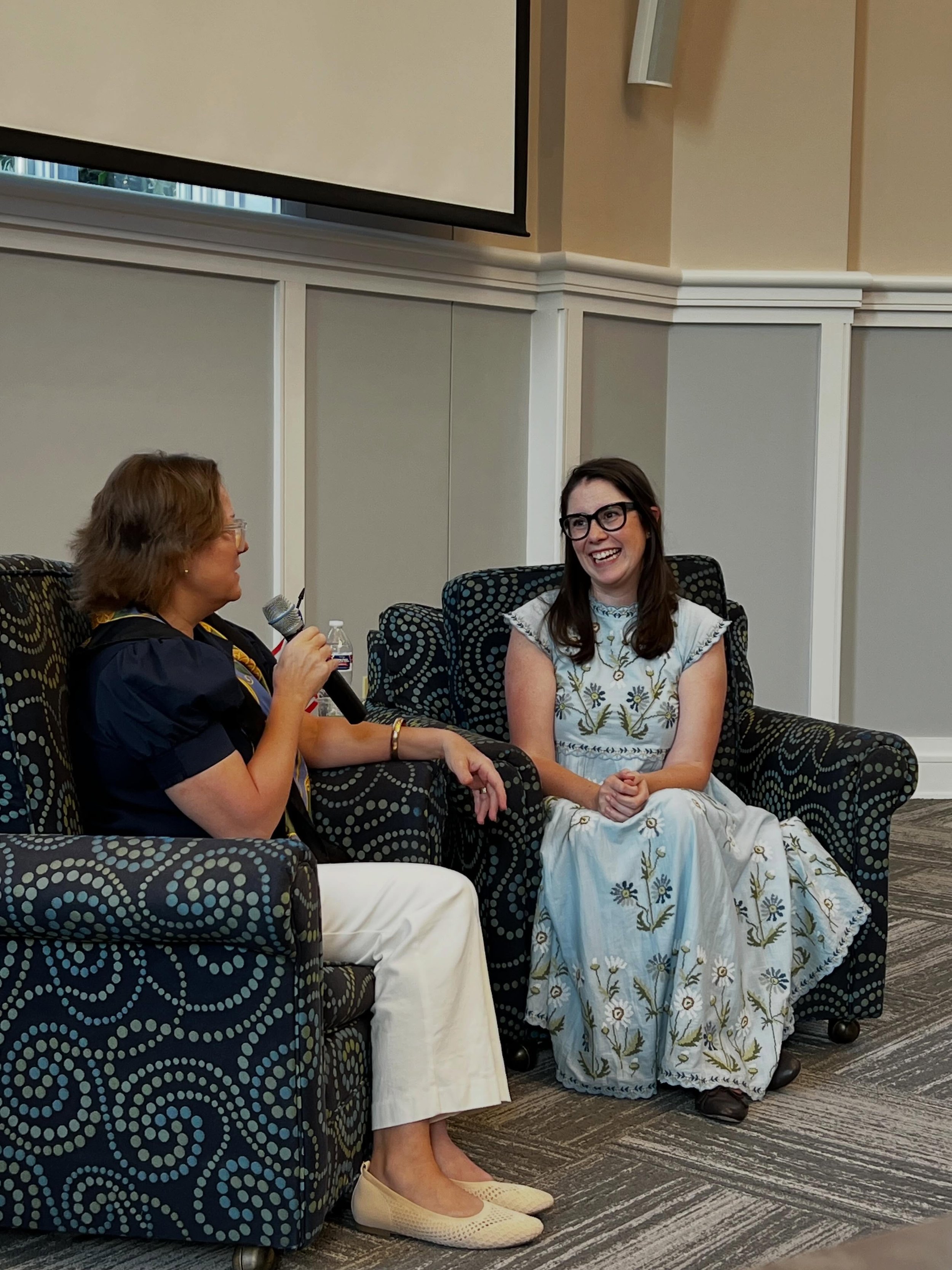 It was such a thrill to be back at @harpeth_hall to talk about my book! A huge thank you to everyone who came and especially my conversation partner @carringtonnfox and @laurenhmccarthy for all your help with planning! 💚

📸: by the fantastic @sarah