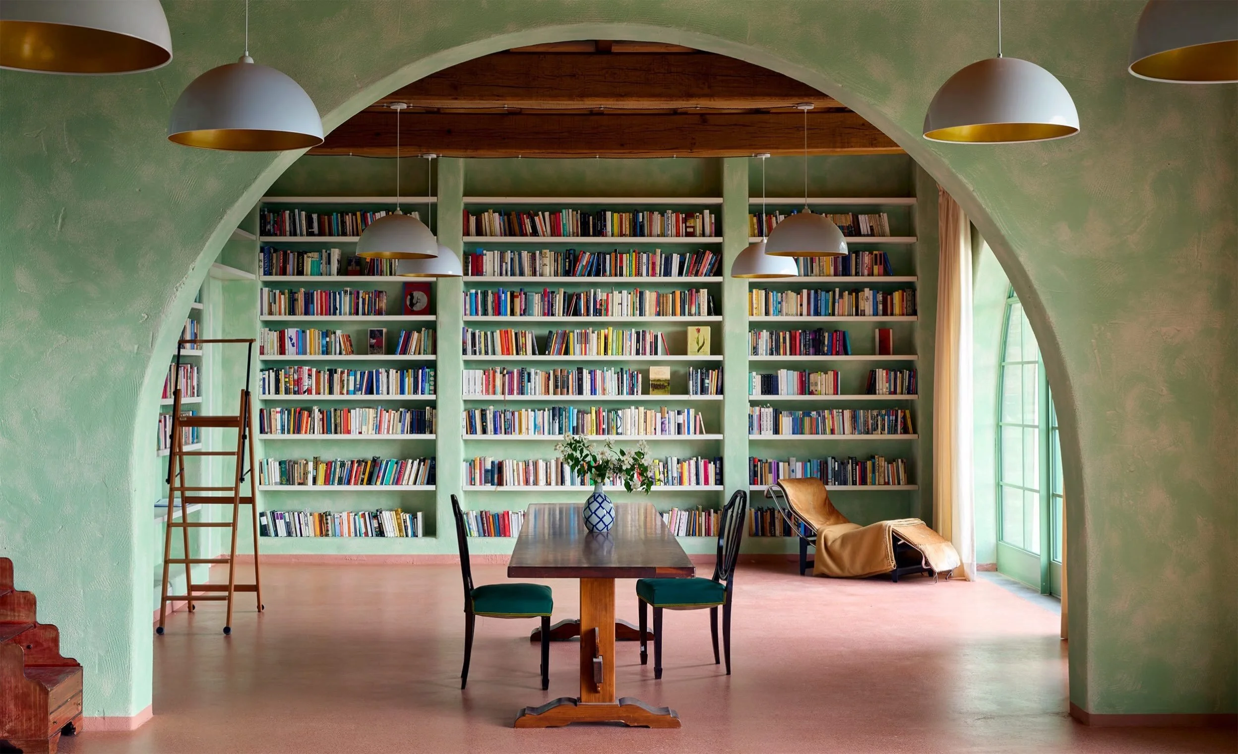Library goals, courtesy of T&amp;C&rsquo;s October issue. 

📸: The Santa Maddalena Foundation, photographed by @francescolagnese