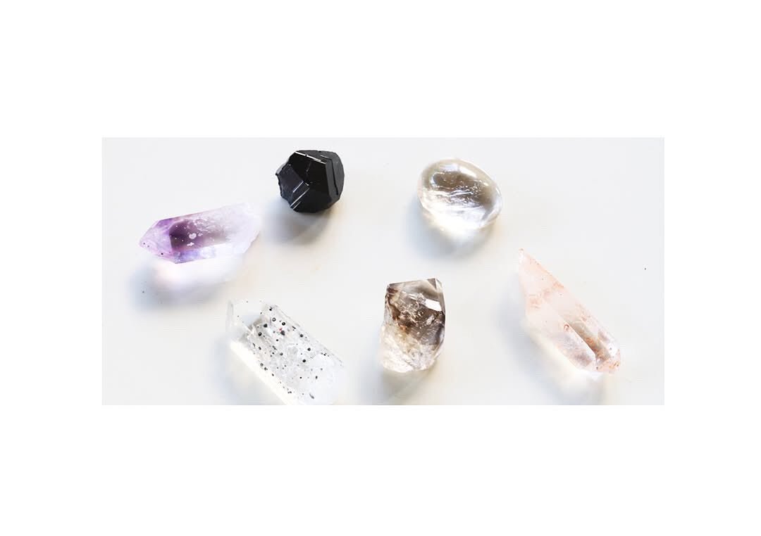 Online store のお知らせです

インスタライブも
みてくださった皆さま
ありがとうございました🥰

🌿
.

6/6　21:00～
online Store OPEN します！

https://www.ich-himmel.com/

どうぞ、よろしくお願いいたします🕊️

.
色とりどりのクリスタルたちを
アゲート、ダンビュライト、アンダラクリスタル
レッドクォーツ、15点　ご紹介しています💕💕

あなただけのアミュレット見つけてくださいね✨

美しいクリスタルたちの世