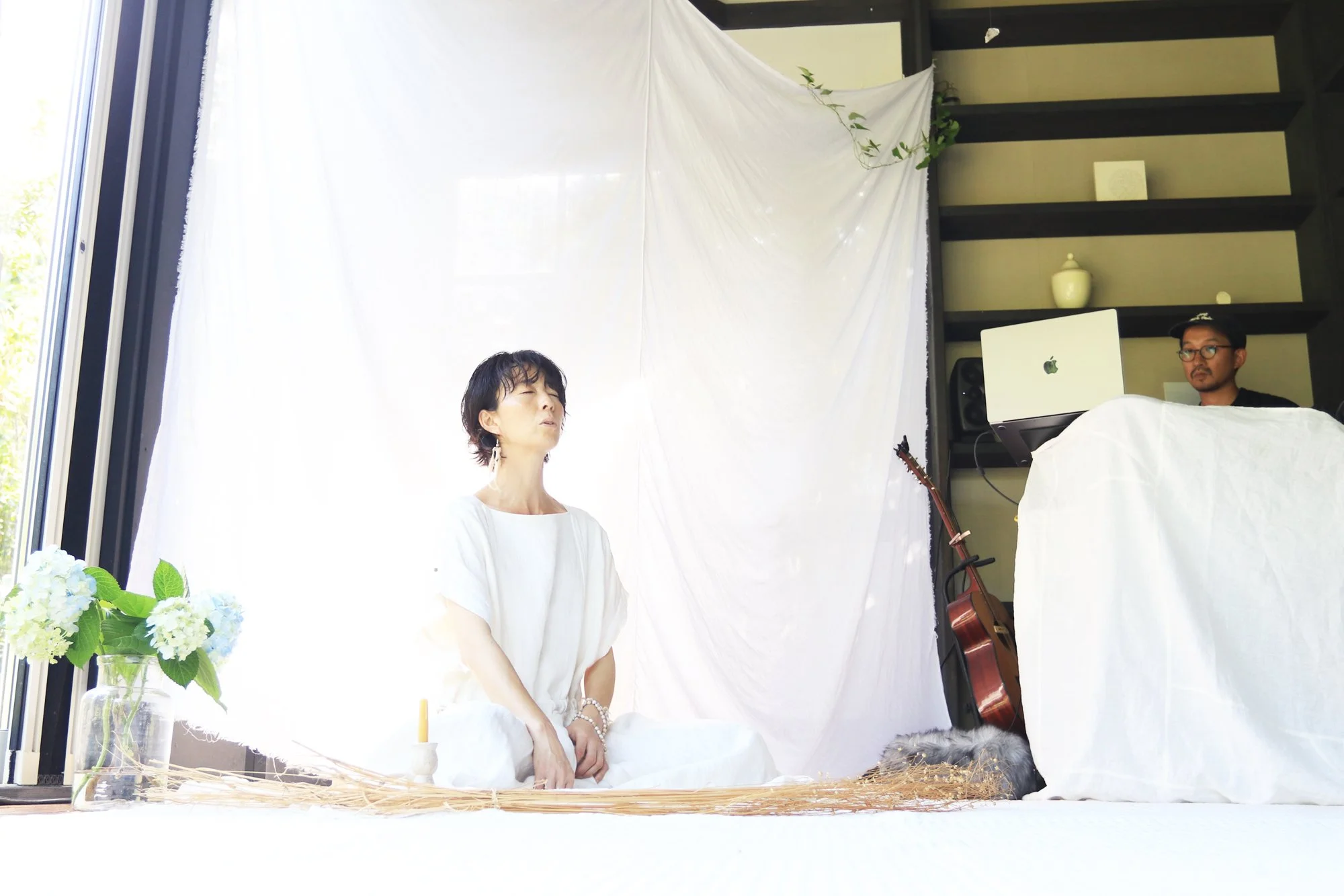 夏至のイベント
ありがとうございました！

6/21
⚪︎声音ノ環
⚪︎live performance
-Torus トーラス-

nalu
Kenji Kihara
HIMMEL

@nalu_satomi 
@sphontik_kenji.kihara 
@himmel__ula__ 

お越しくださった皆さま
気をとめてくださった皆さま

本当に、ありがとうございました。

夏至は
わたしシーが活動をはじめた日
わたしにとっても特別な日

美しい響きとひかりの時間を
共有できたこと、本当