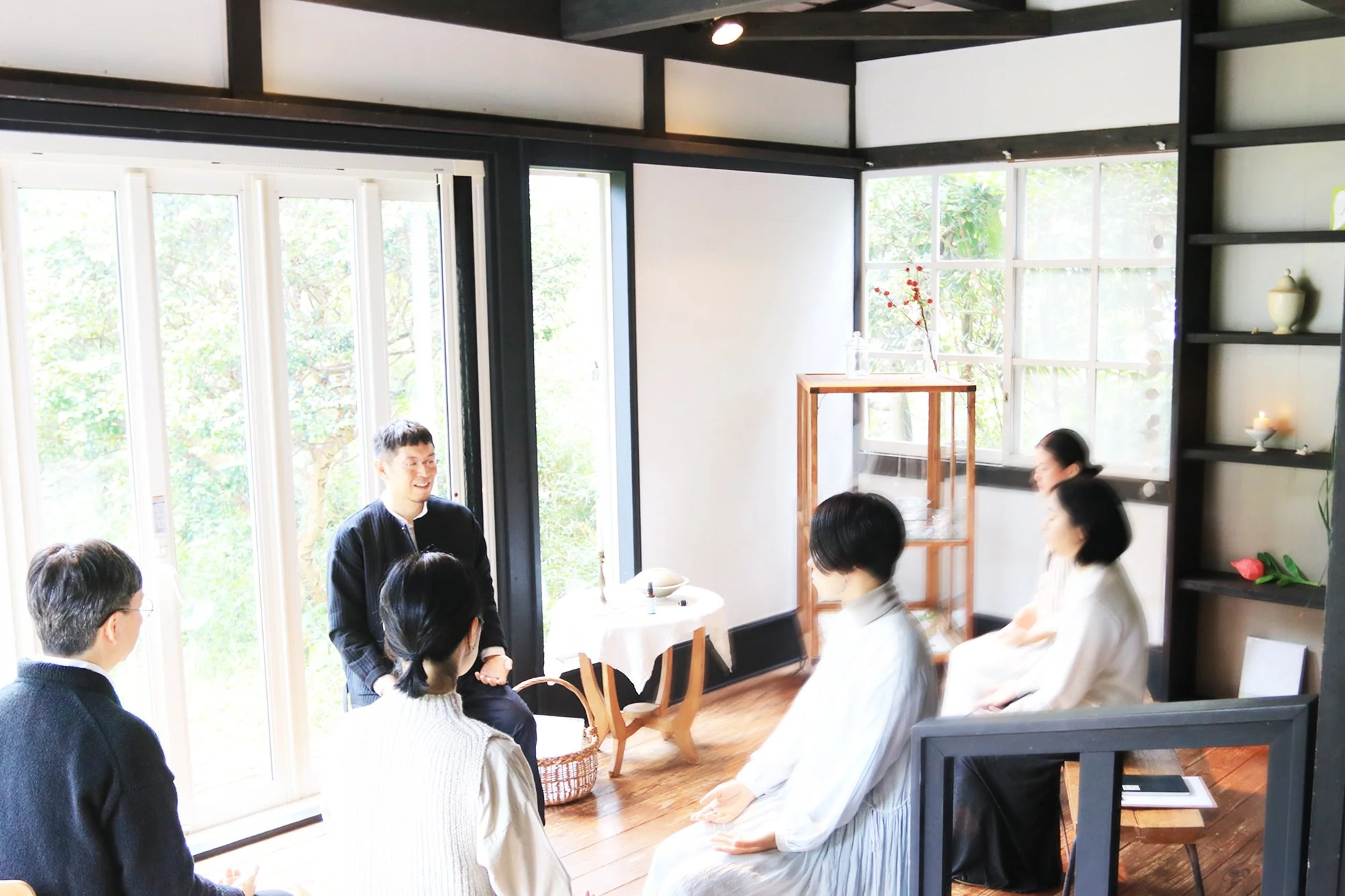 .

すこし前になりますが🙏

10/25 
meditation &amp; 
Self-Healing Lessonのレッスン

ご参加いただきました、みなさま
本当に、ありがとうございました！

はじめてHIMMELに
こられるかたも、いらして

少人数で気持ちよく
楽しく、行っていました🥰

瞑想は、心のお掃除ですね
目を瞑るだけでもよいのですが

ちょっとした、こつをつかむと
すーっと、&ldquo;わたし&rdquo;　に
戻っていけるのです

そして、ひとりでやるのもよいですが