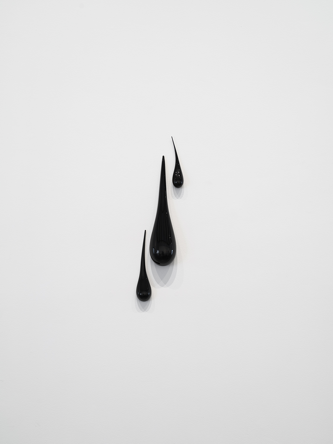 The Slender Ooze, 2013. Blown glass, 25.5 x 7.75 x 3.5 inches. Fred Wilson. 32 Edgewood Gallery Installation image.