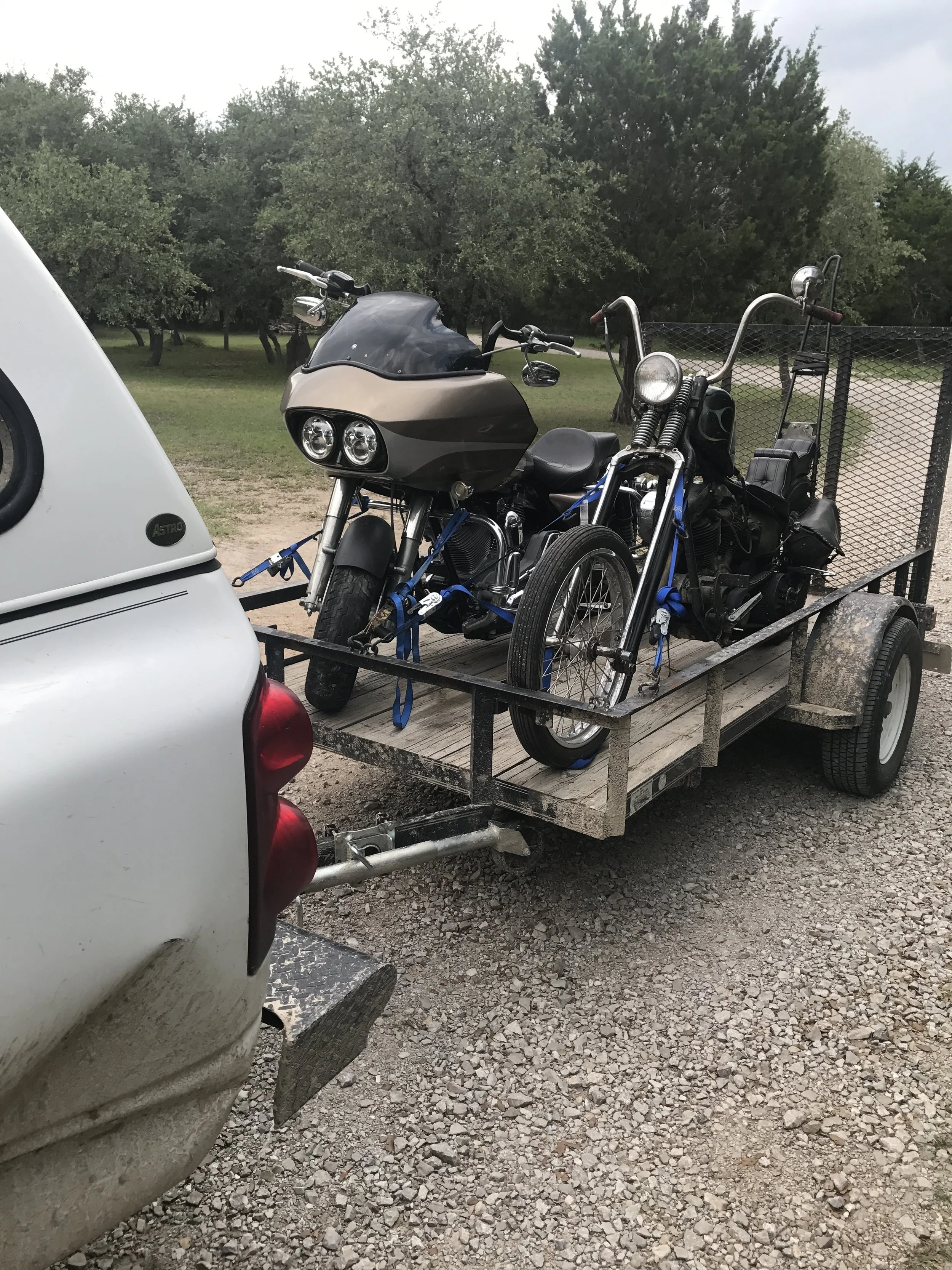 Oh yeah, thats my bike on a trailer!