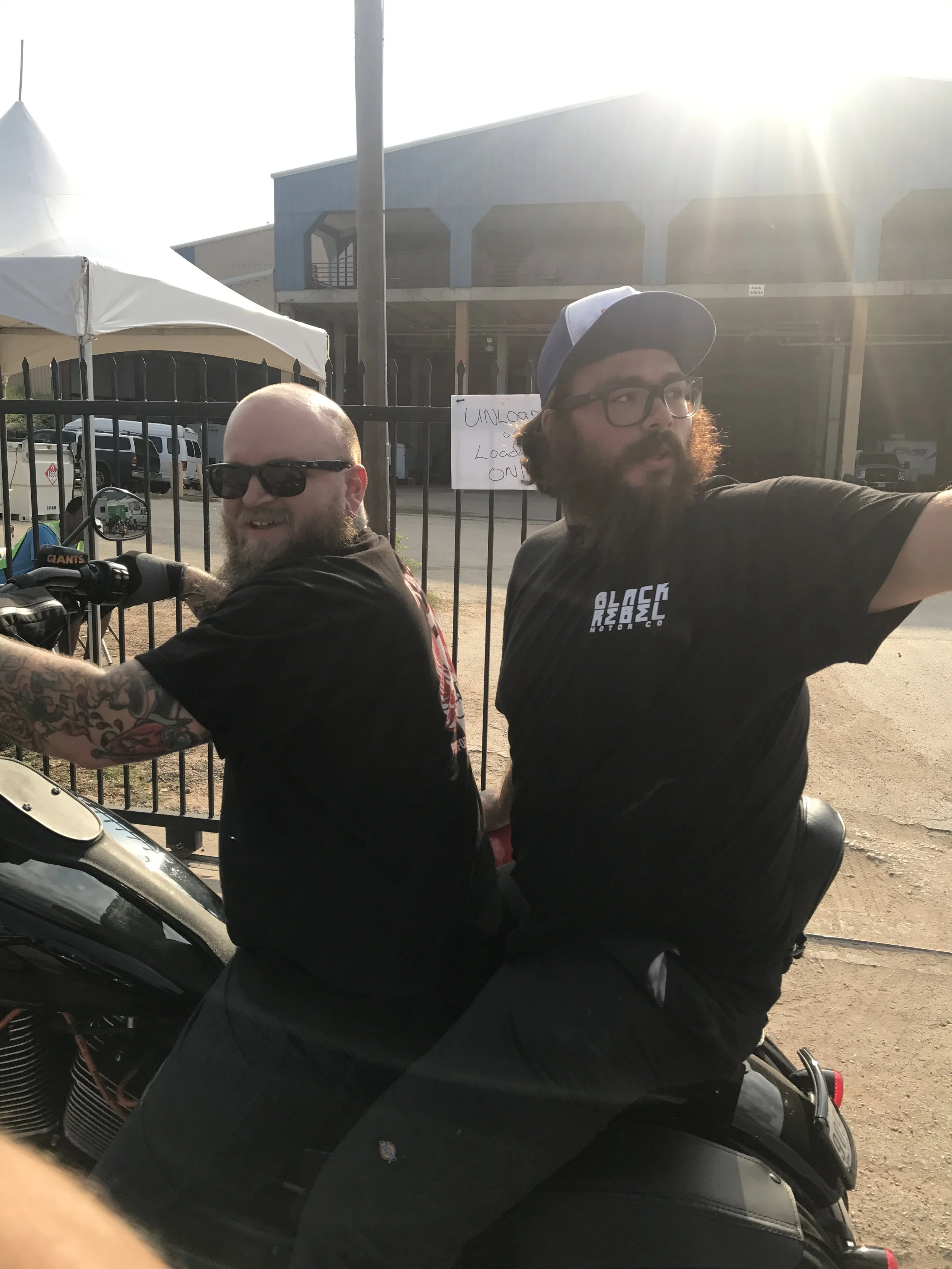 Thats Mark givng Daniel a little Texas Performance from behind.