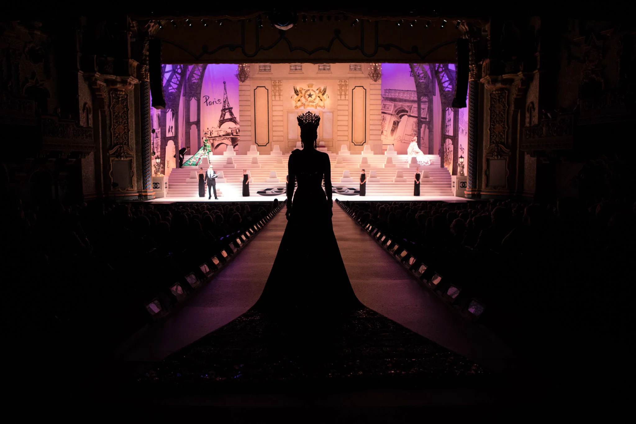 25 April 2018, San Antonio, TX – Duchess of Treasured Textiles Gwendolyn Elizabeth of the House of McGee from Riverside, Connecticut waits to be announced during the Coronation of the Queen of The Order of the Alamo at the Majestic Theatre. (Copyright Bonnie Arbittier)