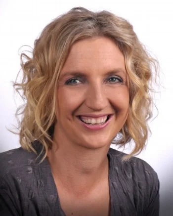 Sue White headshot.jpg
