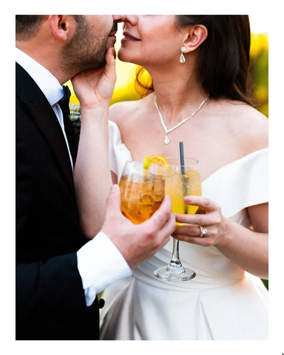 The feeling: the vows have been shared, the nerves are gone, and your signature drinks taste even better than you imagined.

A small moment just for the two of you &mdash; one you&rsquo;ll remember long after the glasses are empty.
.
.
Ce feeling : v
