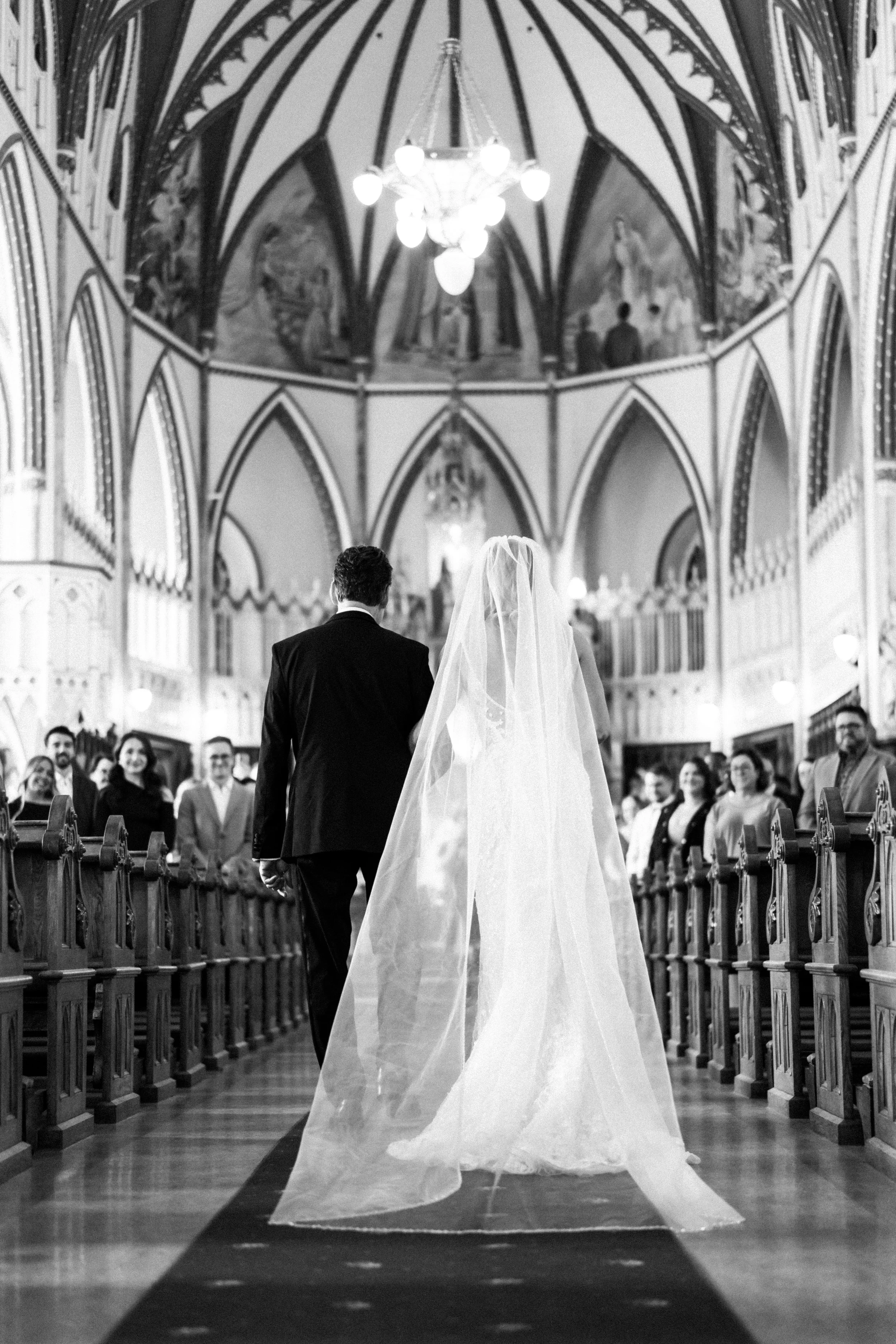 here-come-the-bride-church-ceremony-charles-and-annie-photographie.jpg