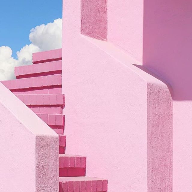 STAIRWAY // You'll find these beauties in&nbsp;#sanfrancisco. Design. Inspiration. @designboom
Image by @collpoll19