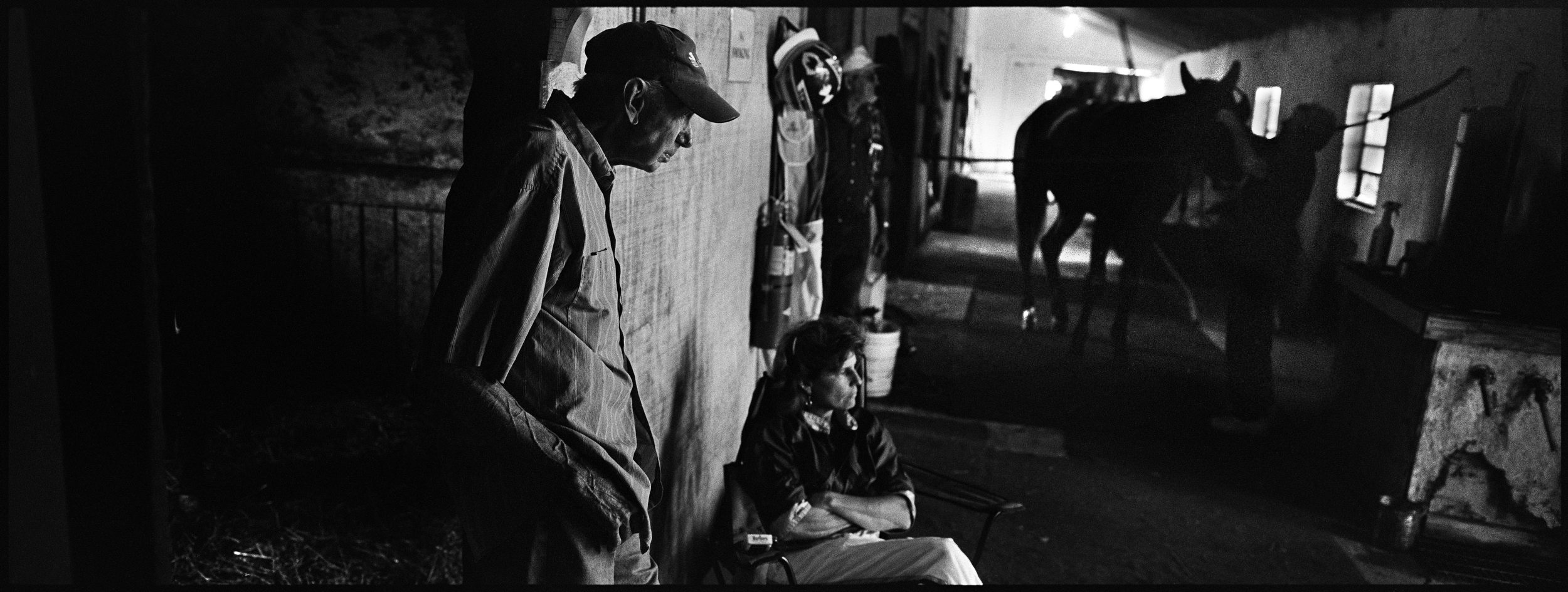  Waiting for the race. 