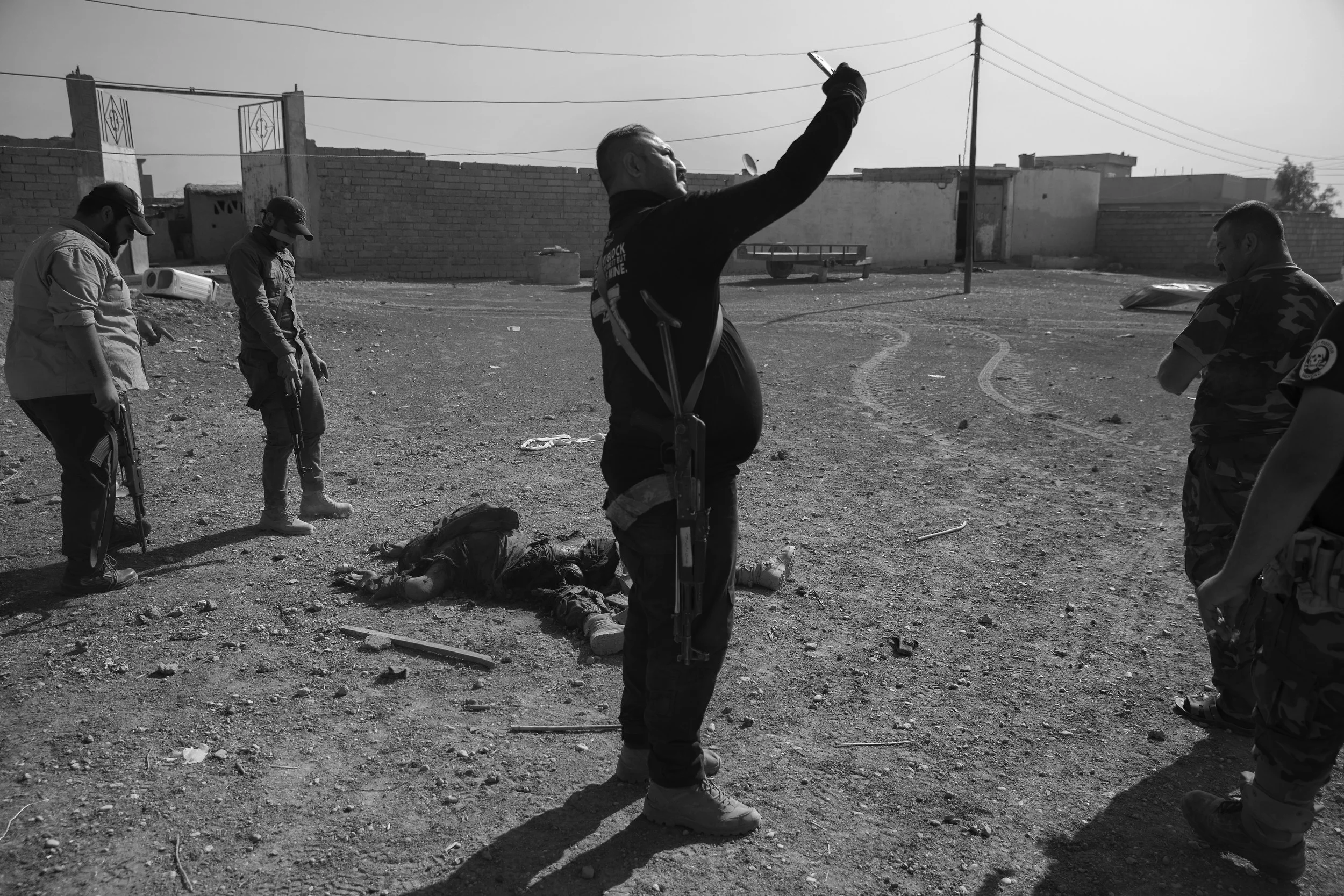  Sgt. Hussein Said,&nbsp;selfie with a dead ISIS fighter. 