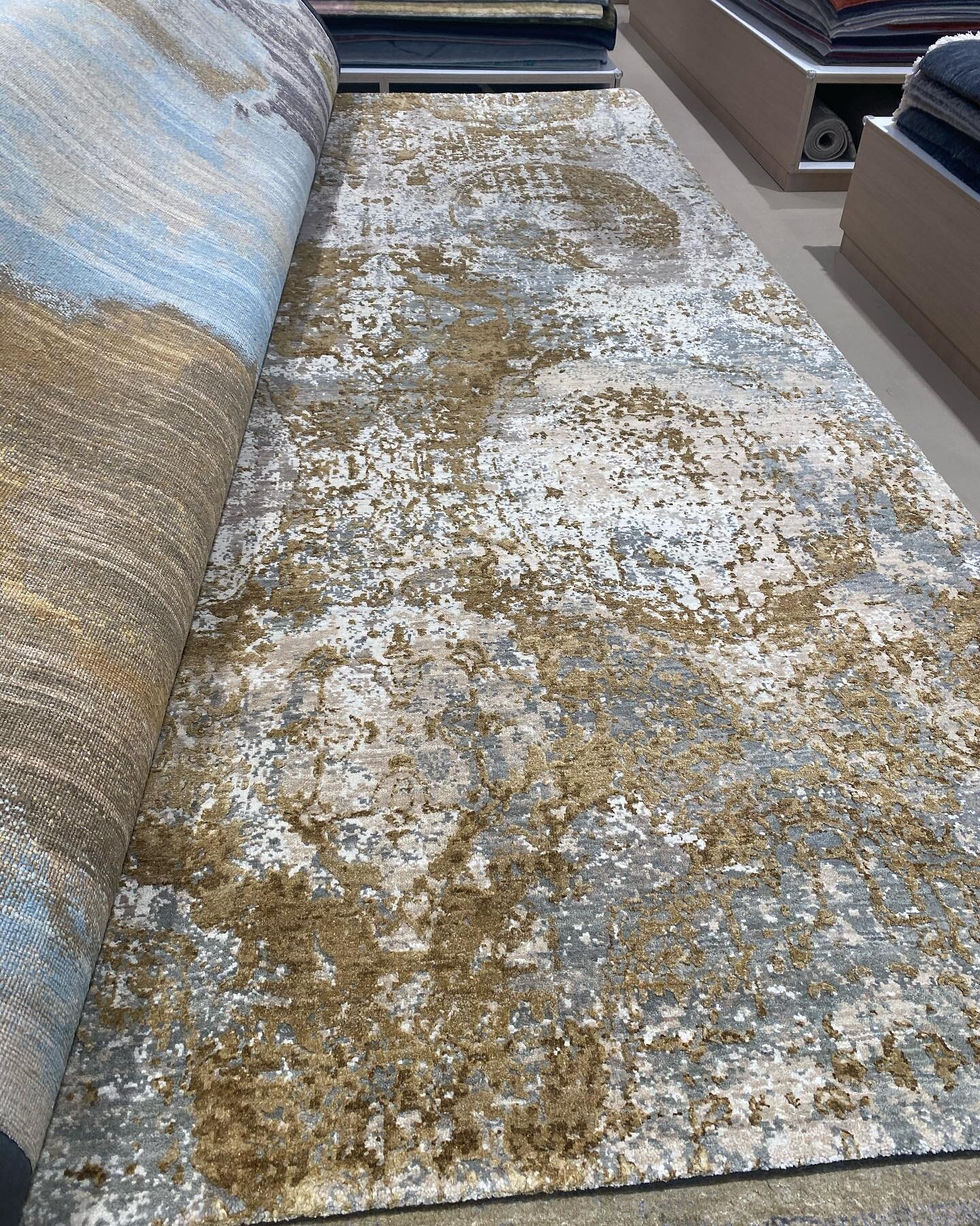 Looking forward to this beauty being installed. Hopefully not to long away now. @therugestablishment 

#rugdesign #customrugs #interiordesign #interiorstyling #beautyintheeveryday