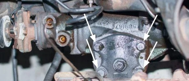 Saginaw Gearbox - with 4 bolt cover