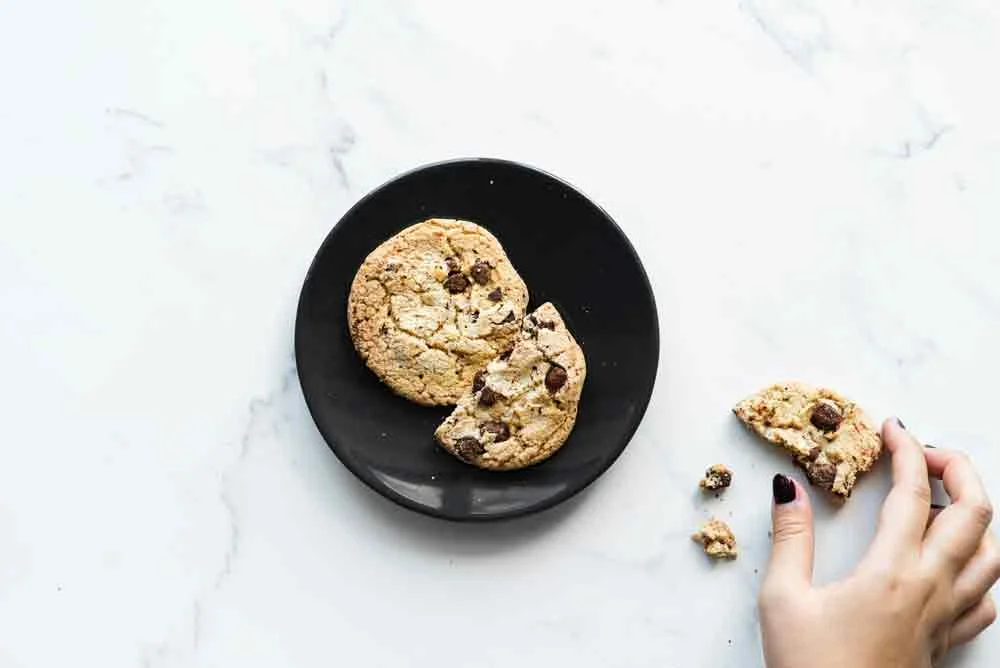 cookie-on-plate-for-for-goldilocks-and-the-3-art-supplies-kw.jpg