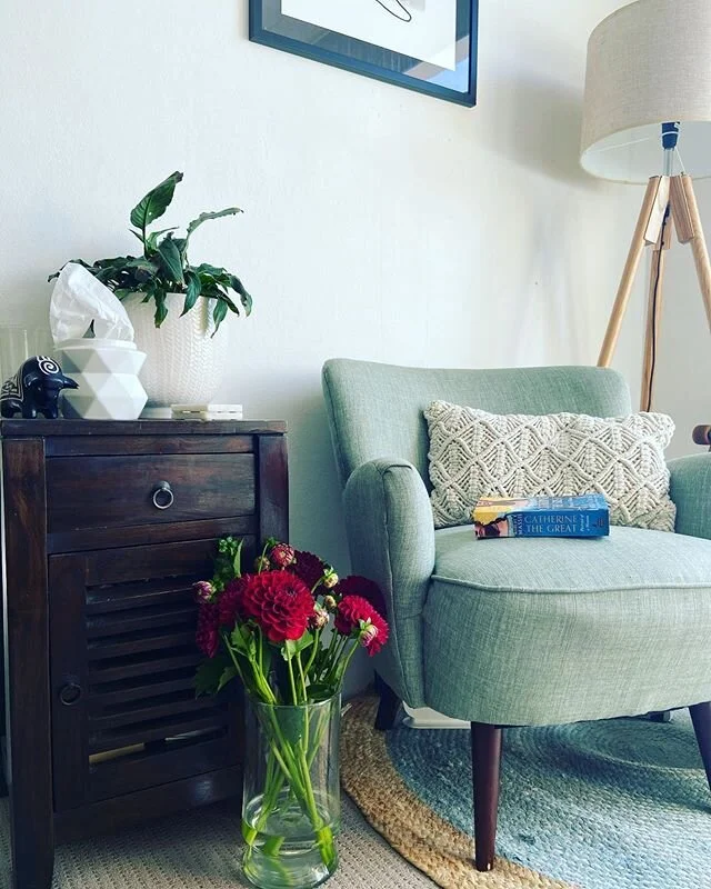 My favourite little corner of our little home now has a cheery reminder of one of my favourite people of all time (at least for the next week or so...). Thanks for your lovely company yesterday and the beautiful flowers, @colettegrgic ! I can always 