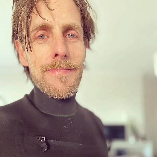 A very hunky duck. 🏄🏼&zwj;♂️ #blueeyes #sodreamy @stvsaunders #friday #morningsurf #bronte #daintyboss2020