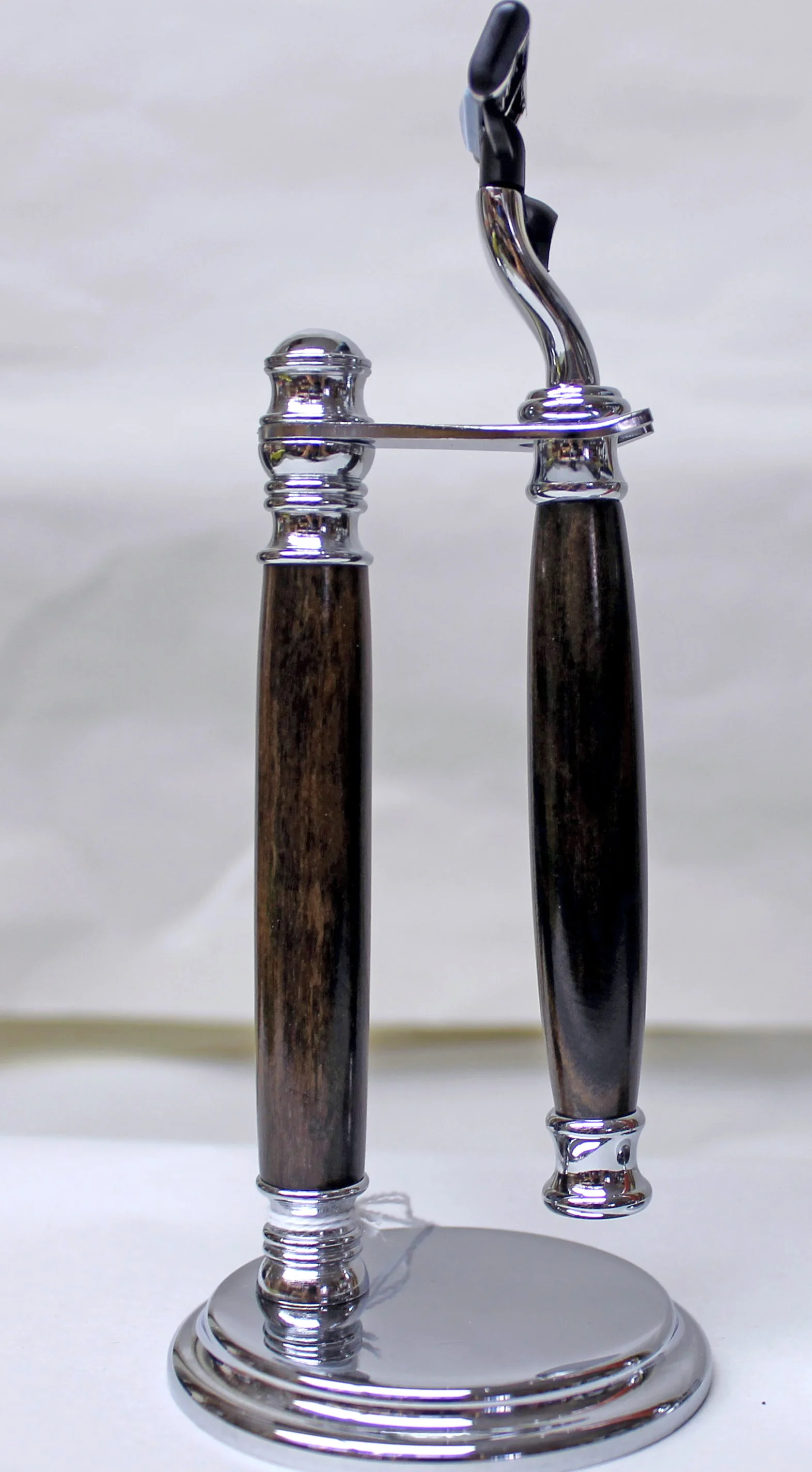 Single Razor- (Razor 2) Zircote Wood Razor and Stand