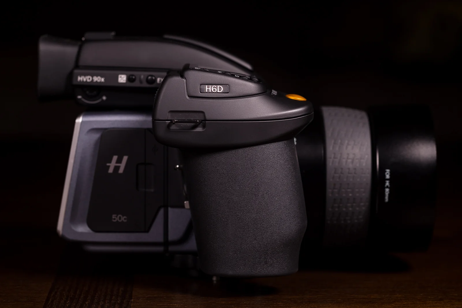 The battery/grip and ergonomics on all Hasselblad cameras is extremely comfortable and the camera is well-balanced, even with large lenses.