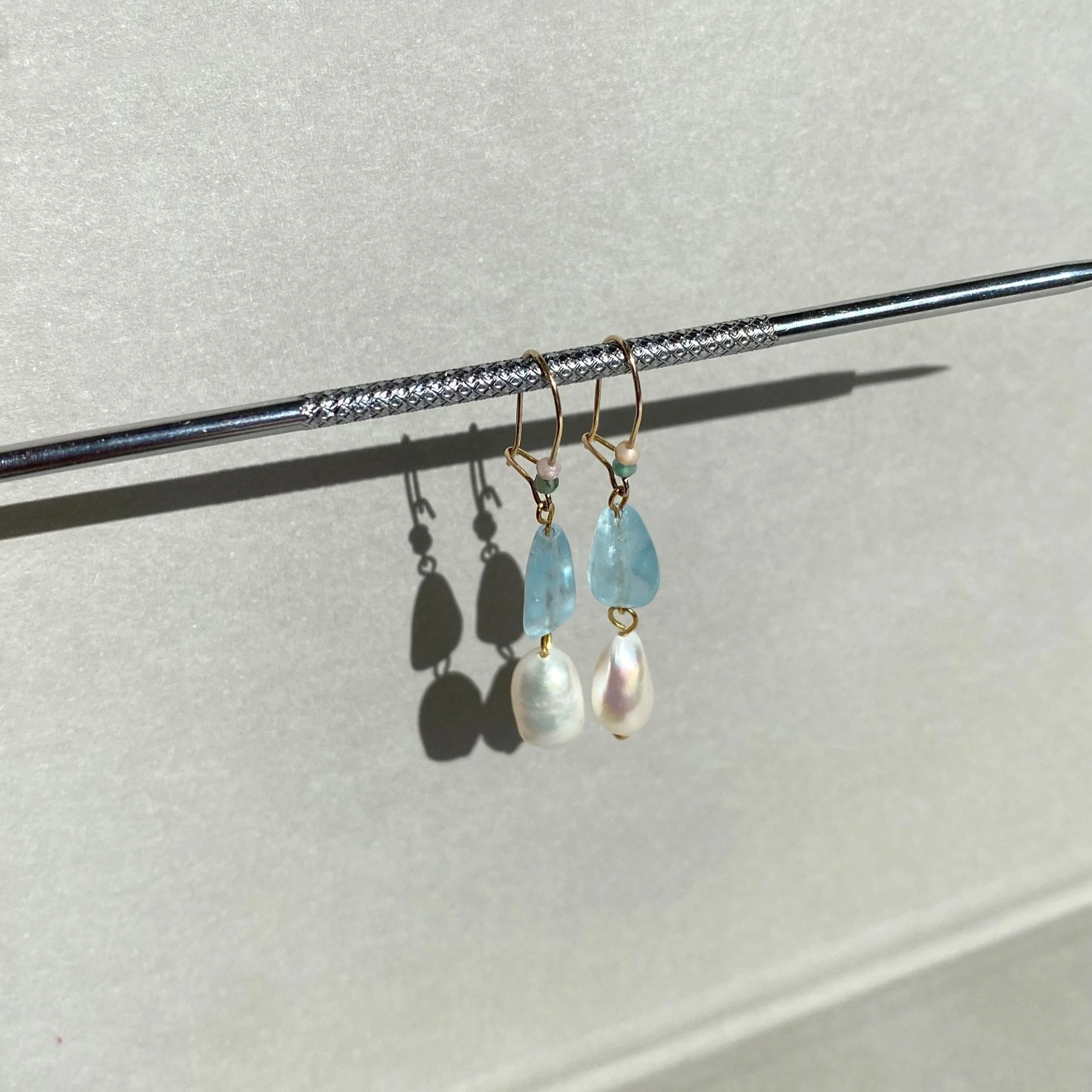 Aquamarin%252C%2Bpearl%2Bearrings.jpg