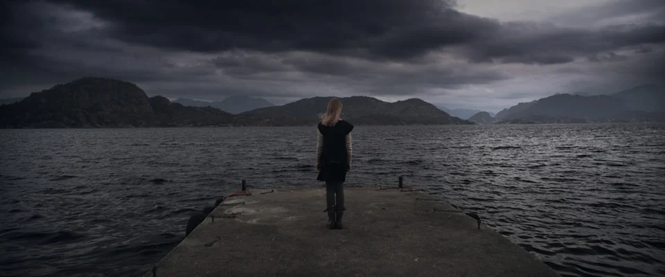 The Girl on the Pier color grade / vfx / mastering short director: sui bala phantomfilm / 2011