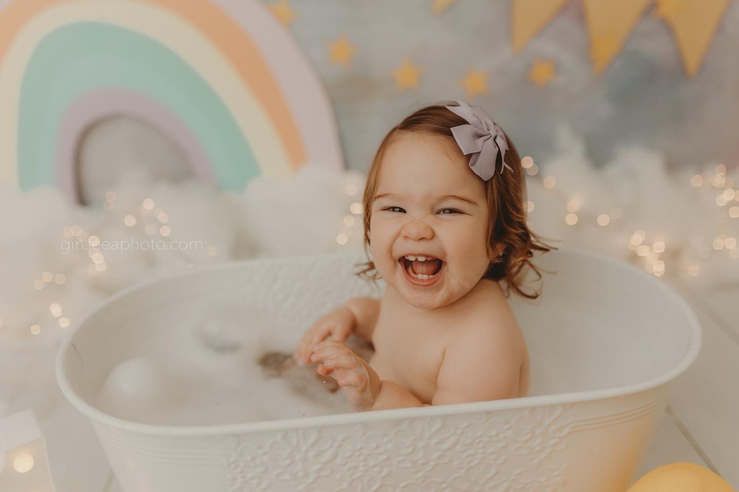 Bath time is always a winner! 
All packages are now the same price and include prints of your chosen images - winning 🙌🏼 

Head to website to book www.ginseeaphoto.com