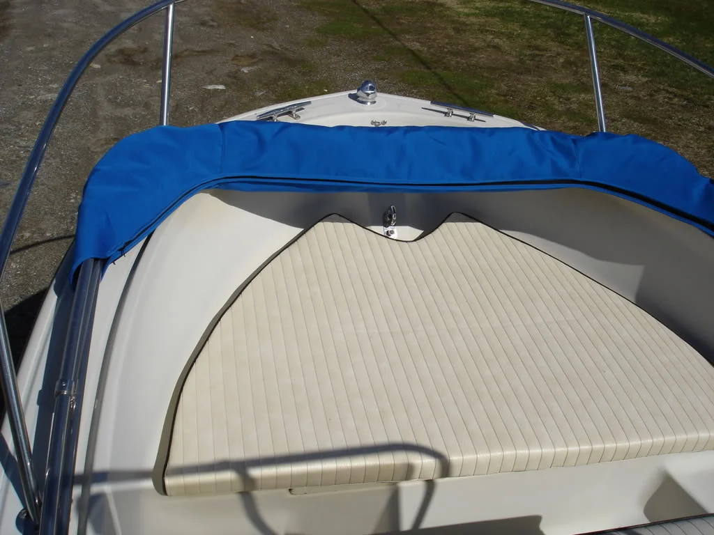 1993BostonWhaler17Outrage025.jpg