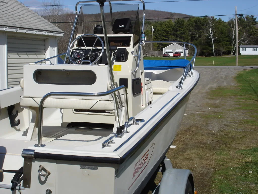 1993BostonWhaler17Outrage036.jpg