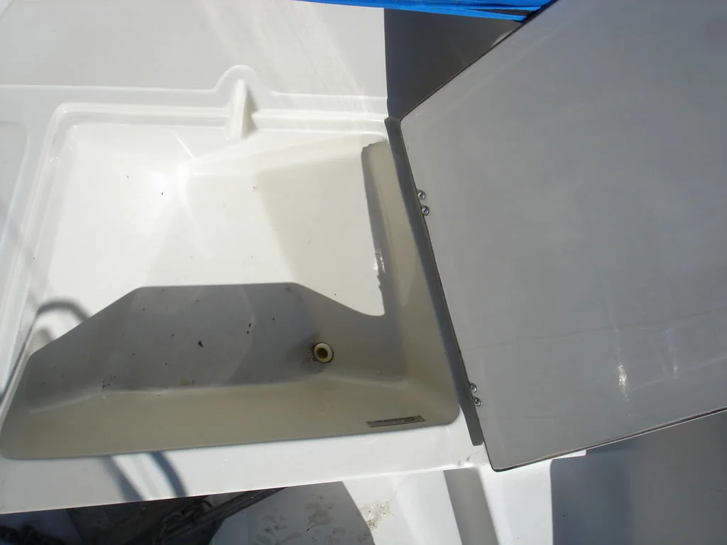 1993BostonWhaler17Outrage053.jpg