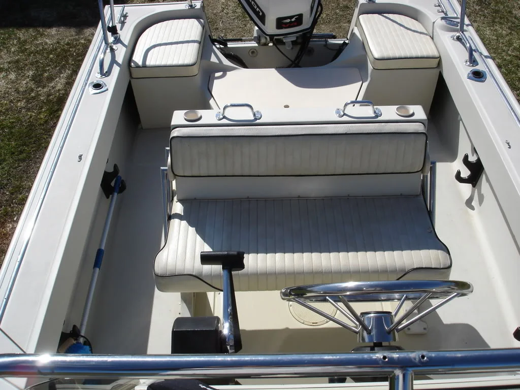 1993BostonWhaler17Outrage056.jpg