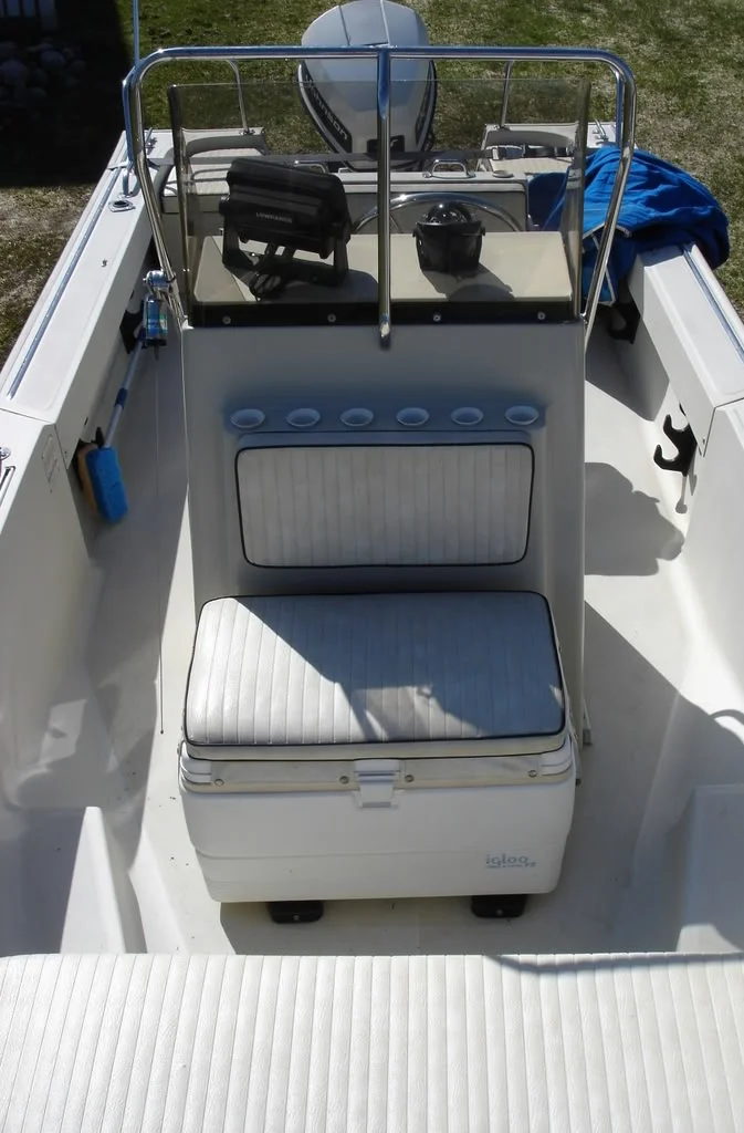 1993BostonWhaler17Outrage024.jpg