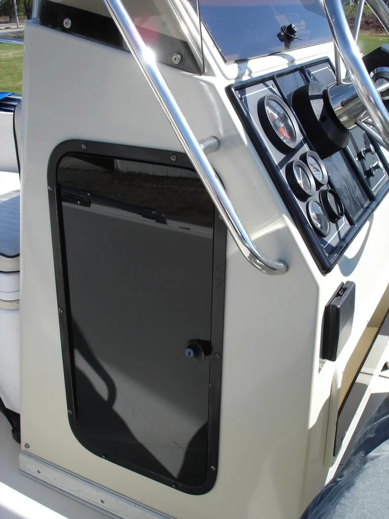 1993BostonWhaler17Outrage032.jpg