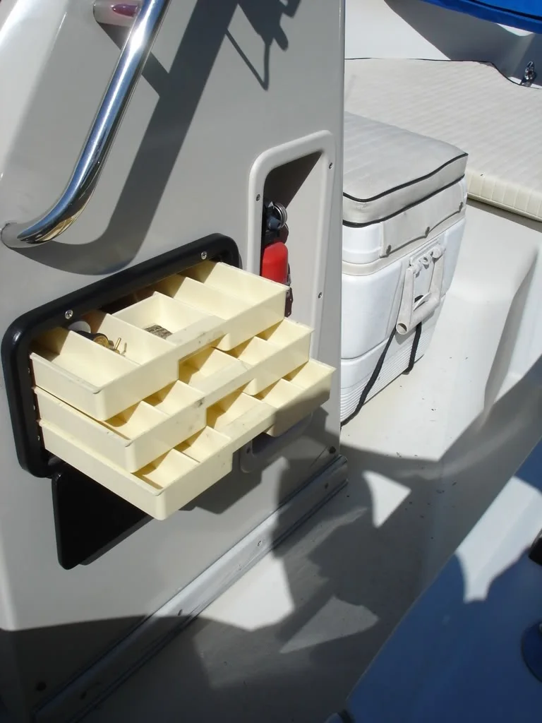 1993BostonWhaler17Outrage034.jpg