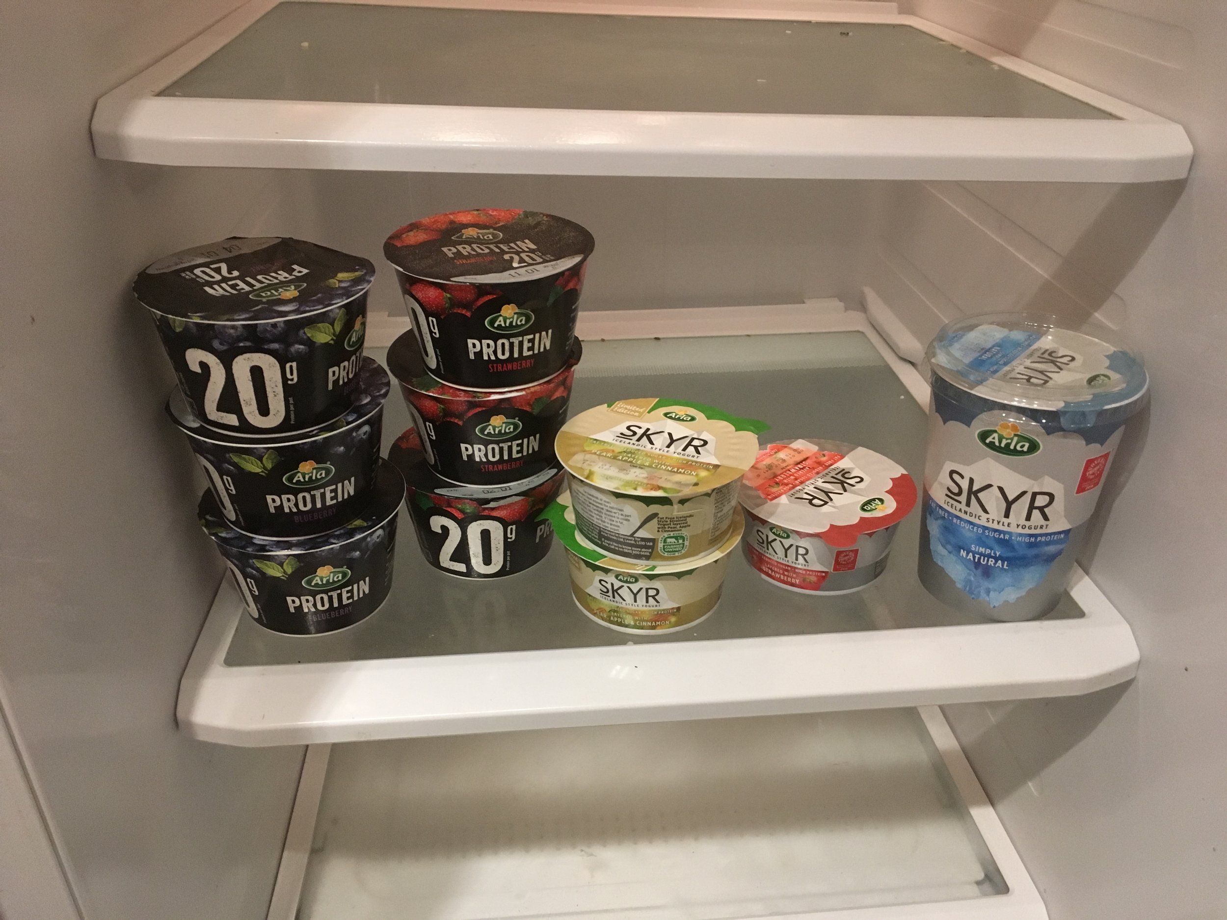 Iclandic yogurt (skyr) and fruit flavoured quark (warmed sour milk). Similar options may include natural greek yogurt and cottage cheese. The protein and calorie content in these dairy foods are truly impressive. In combination with how delicious these are it is not by coincidence these are top of the list.