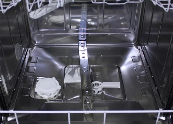 vaatwasser-zoutreservoir-waterontharder