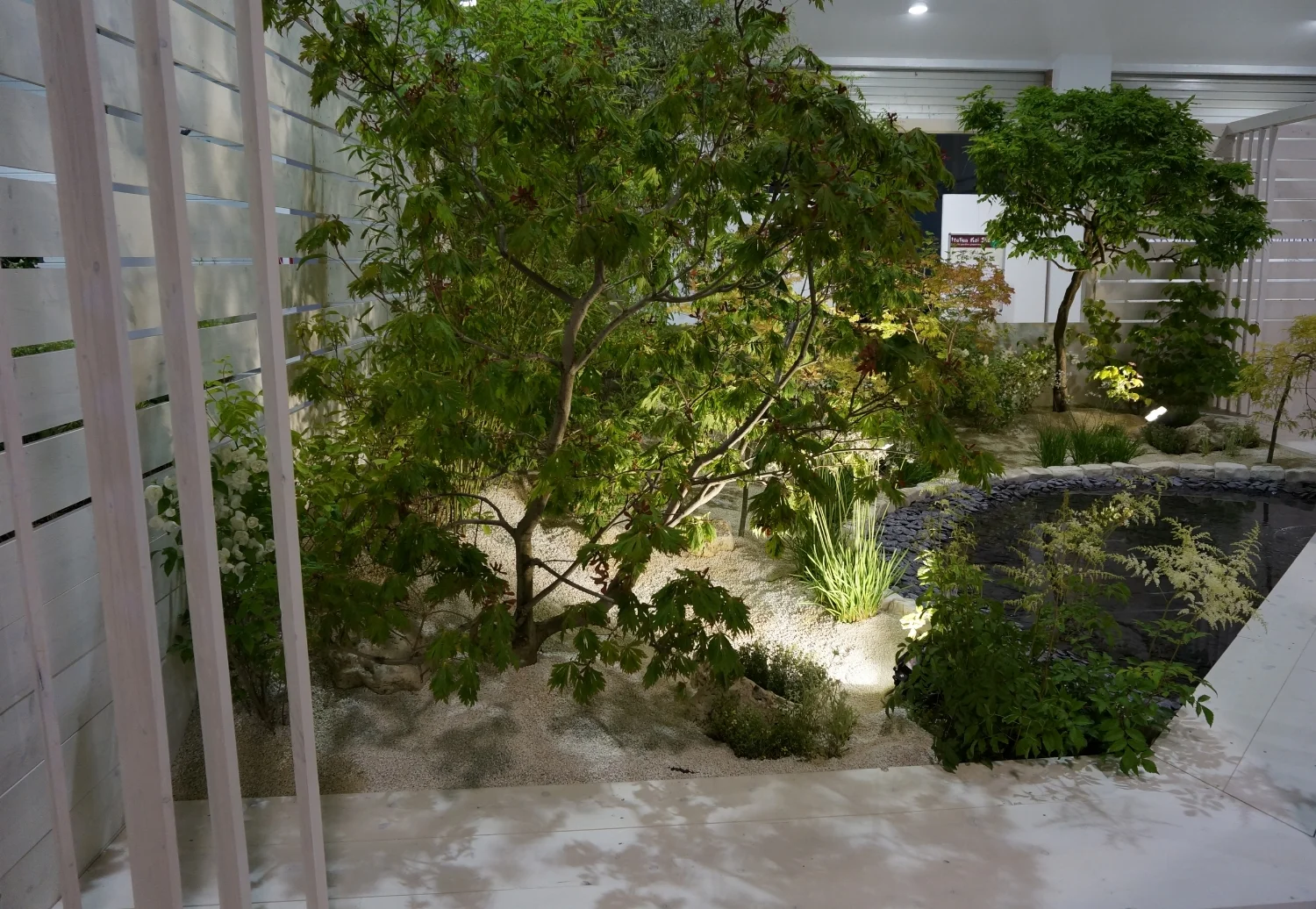 Garden in White 01.JPG