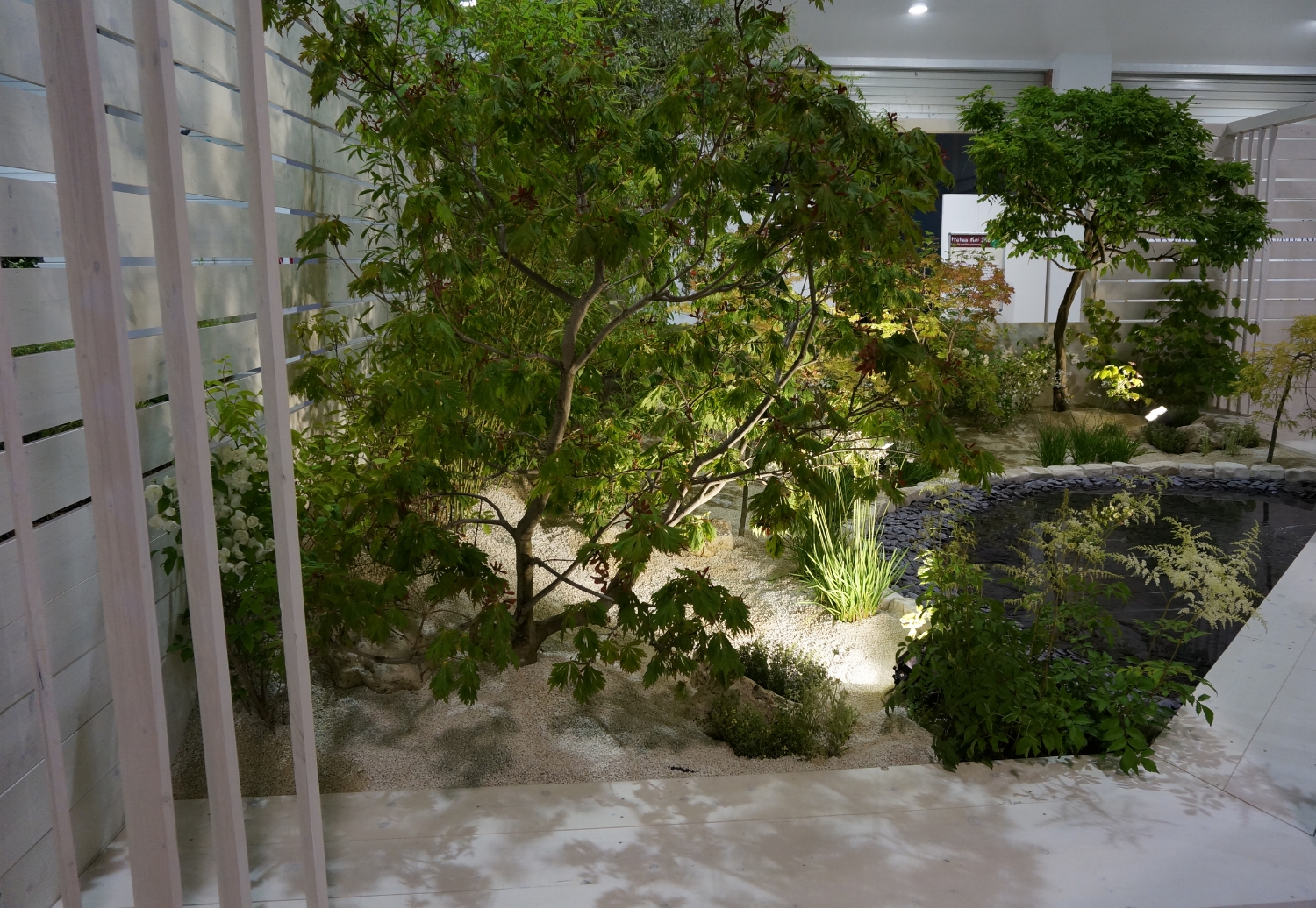 Garden in White 01.JPG