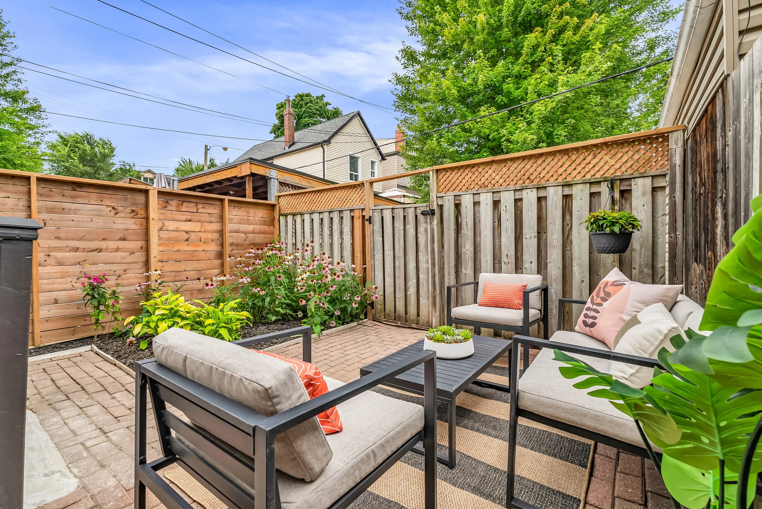 035_Backyard.jpg
