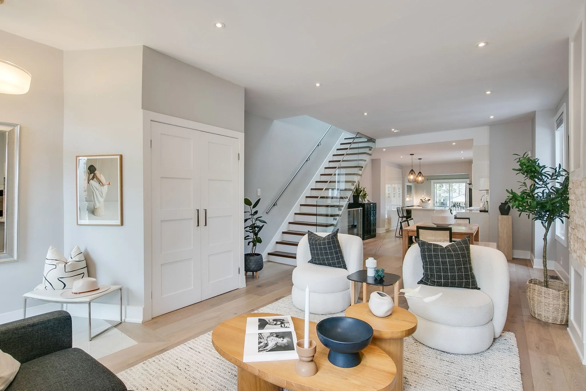 10-web-or-mls-8_004_Living Room.jpg