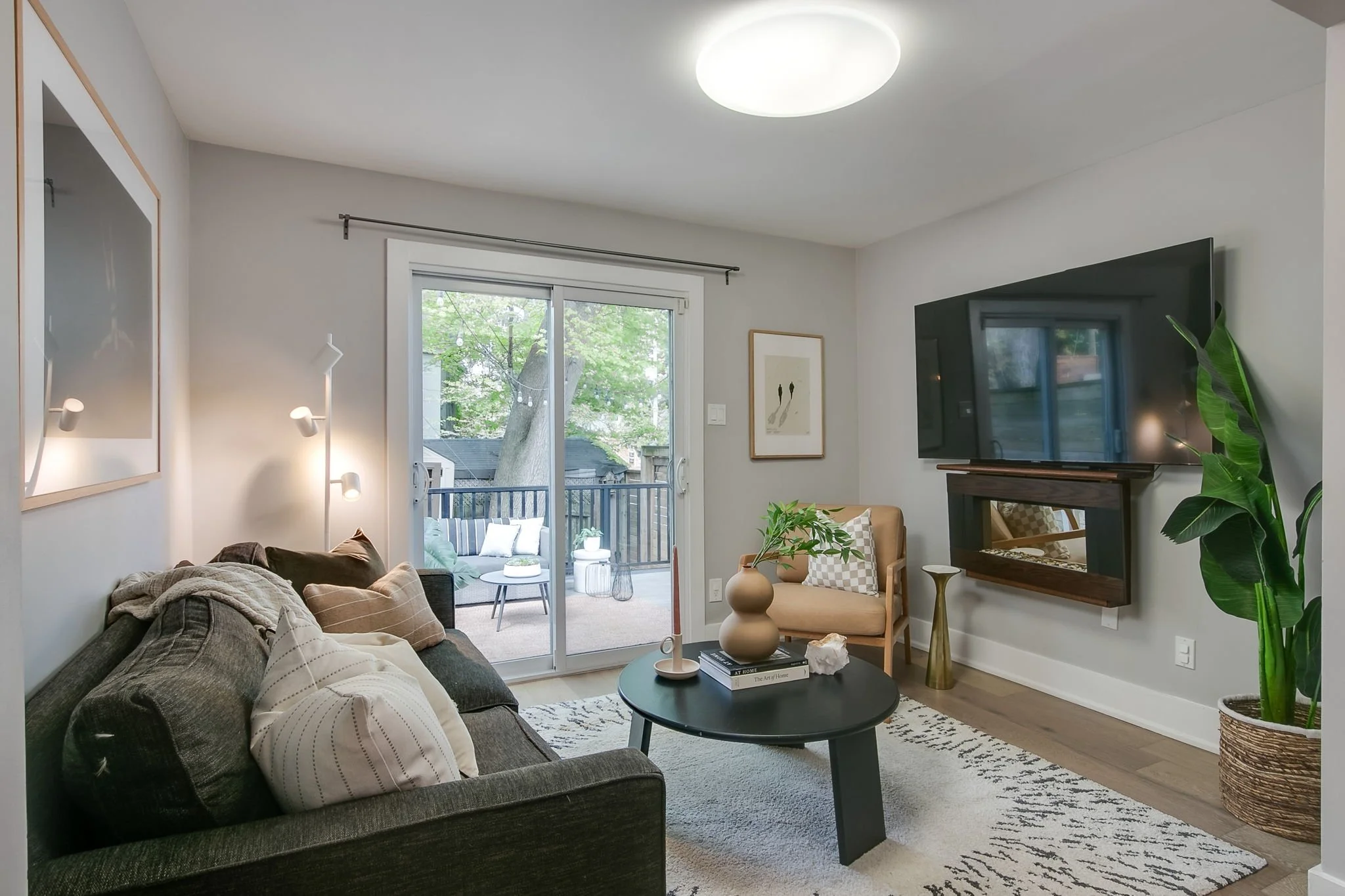 11-web-or-mls-9_001_Family Room.jpg