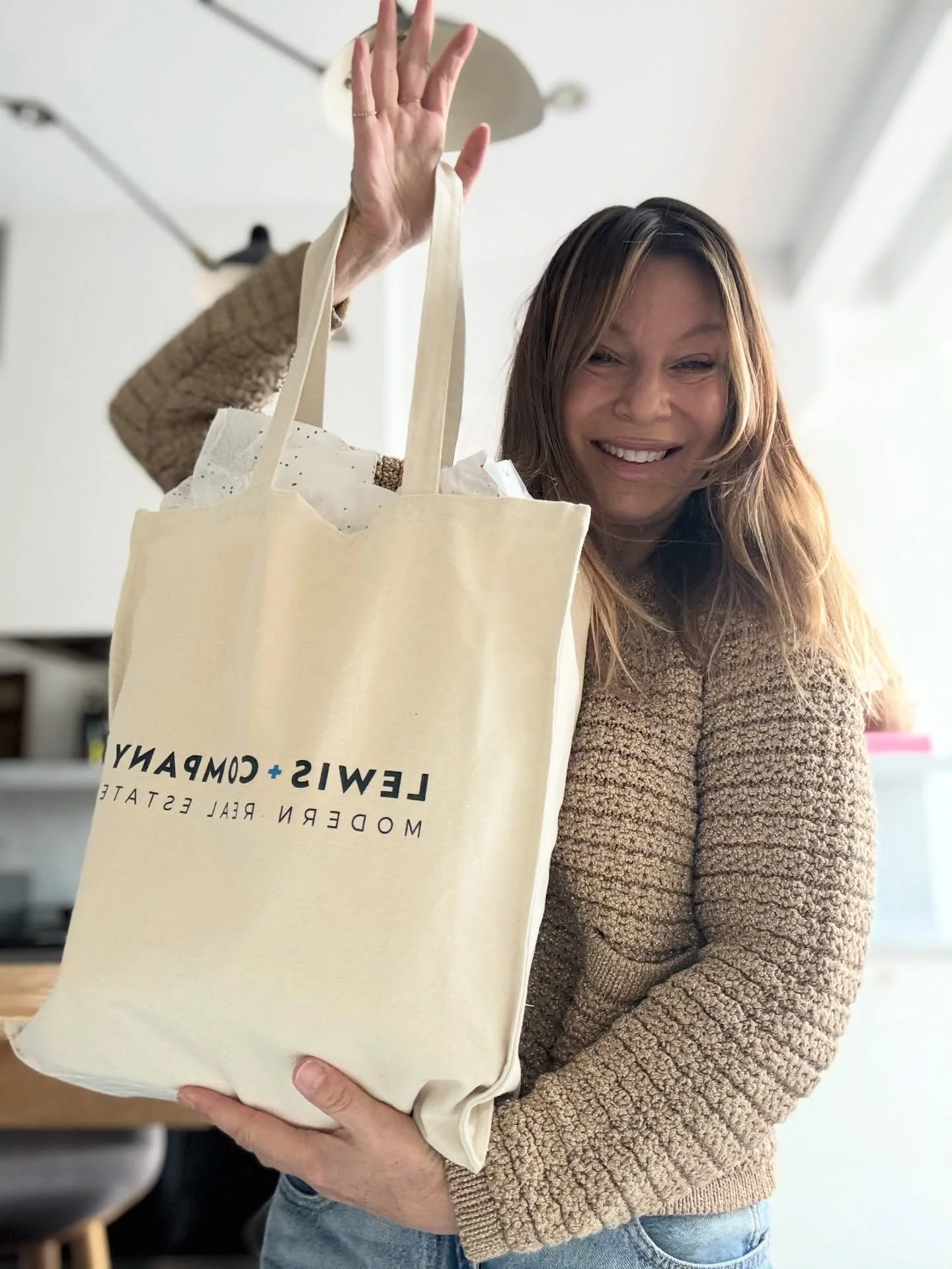 Closing day will always be my favourite day.

Not because the paperwork is done.

Not because the keys change hands.

But because this is the moment a house becomes the backdrop to a whole new chapter.

Birthday candles.
Sunday morning coffee.
Holida