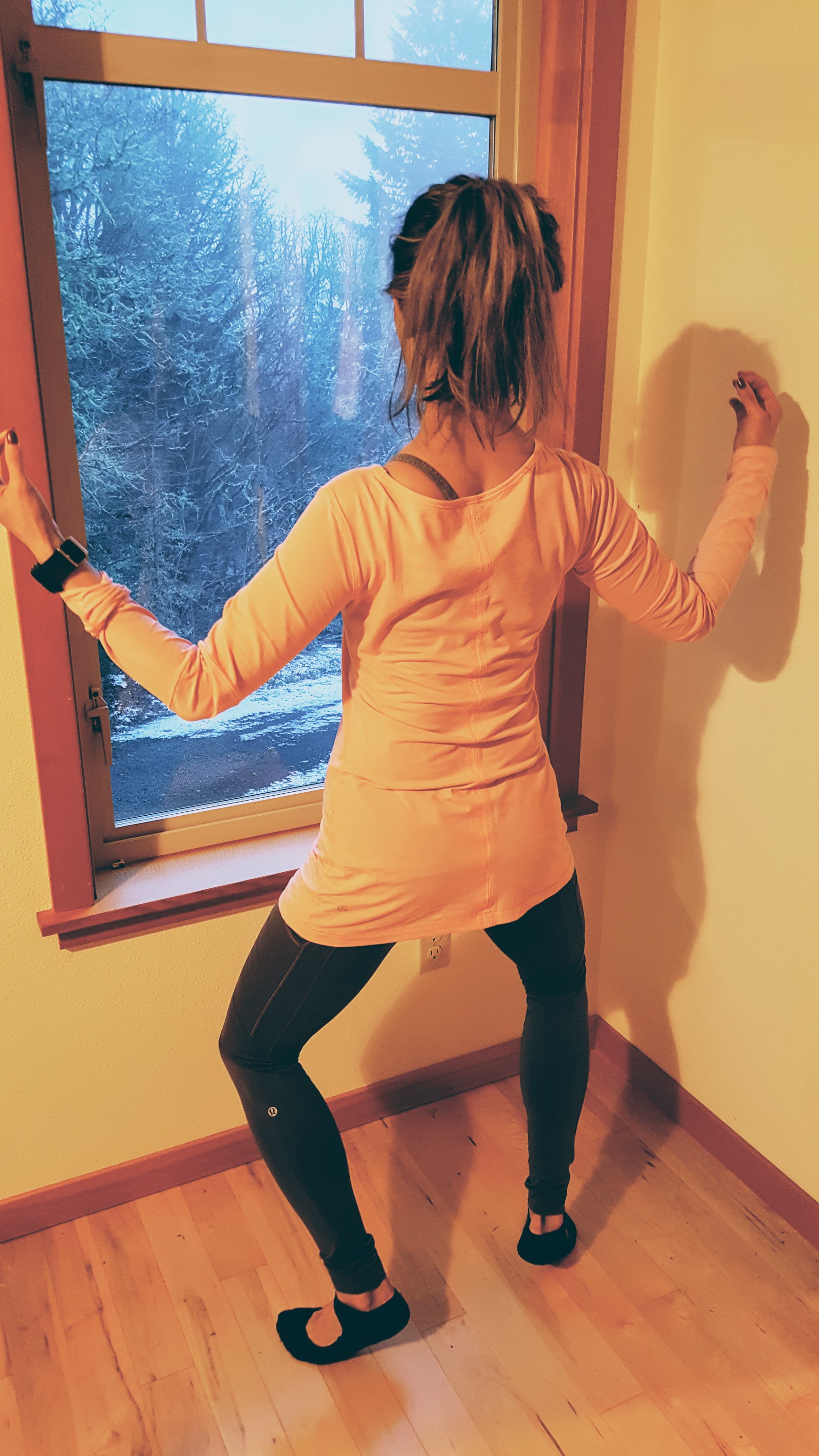 Come January, I will be teaching a Barre class at one of the biggest fitness facilities in the area and I am super psyched, so Practice makes perfect! Entire outfit Lululemon here!