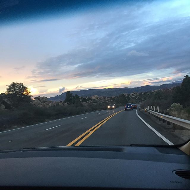 🚘 🌅