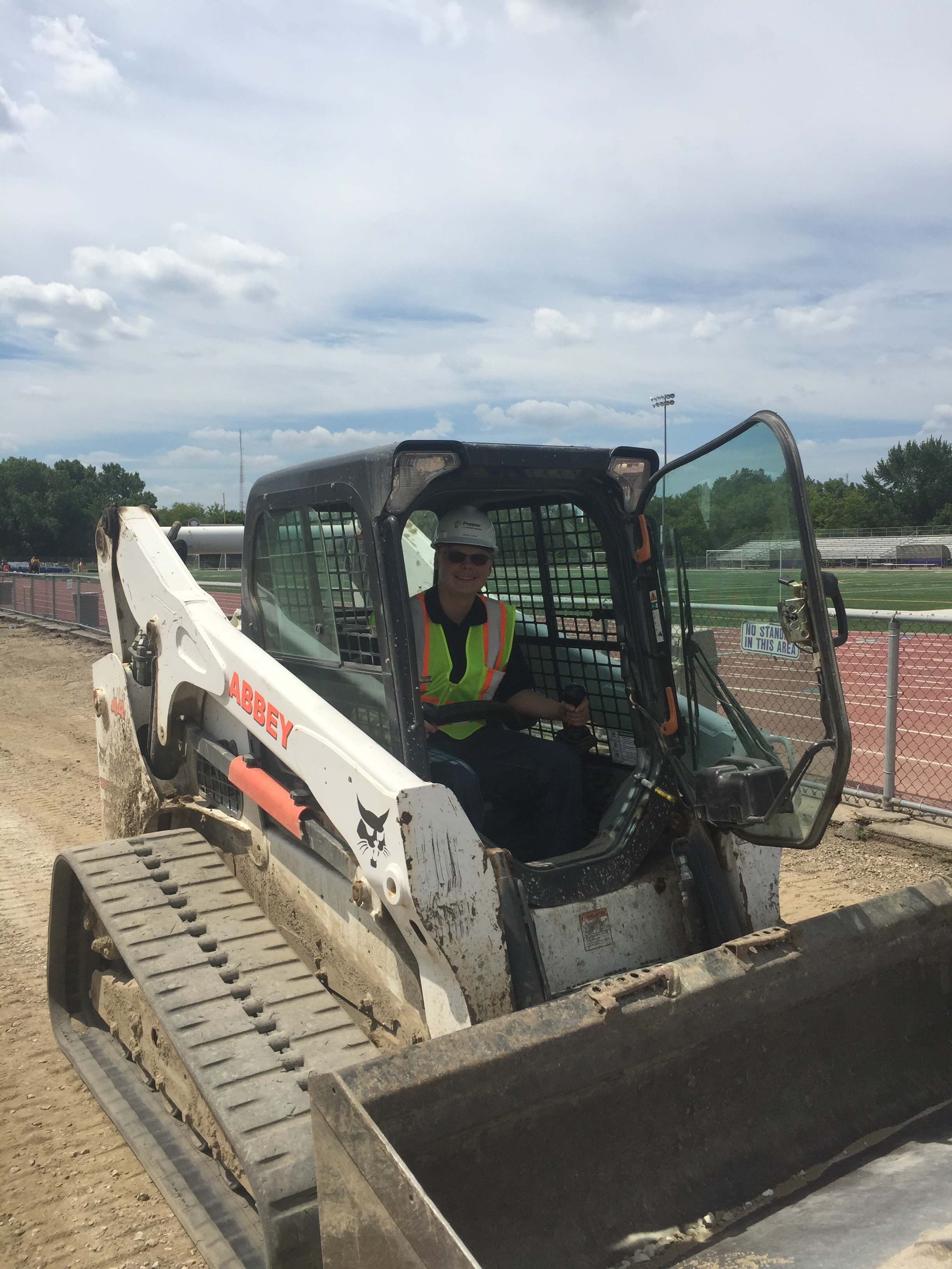 Elk Grove senior’s career plans take flight through District 214 programs and internships